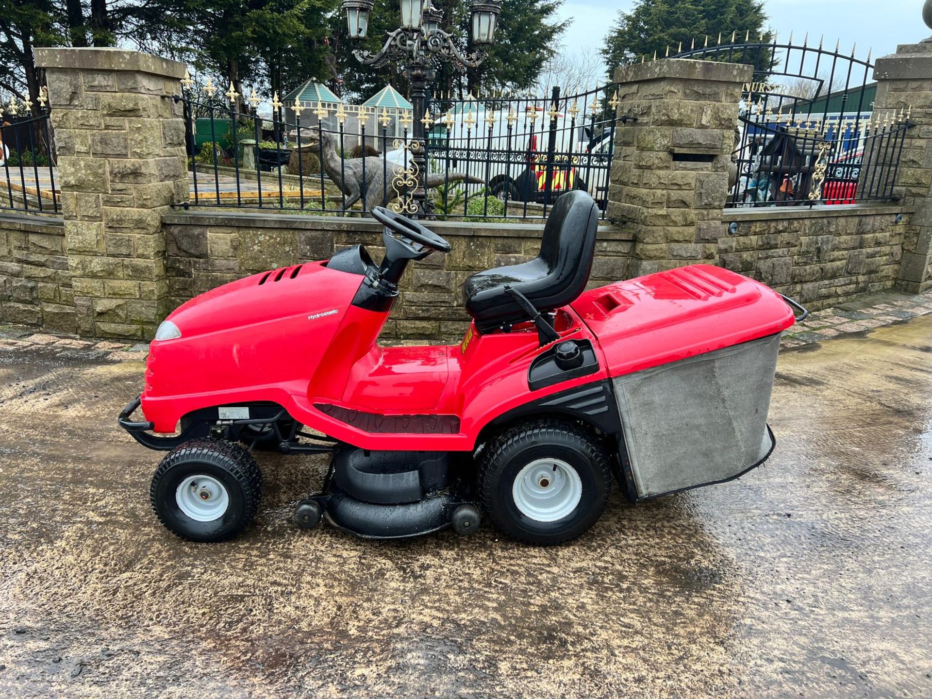 Honda 2417 Ride On Mower *PLUS VAT* - Image 3 of 9