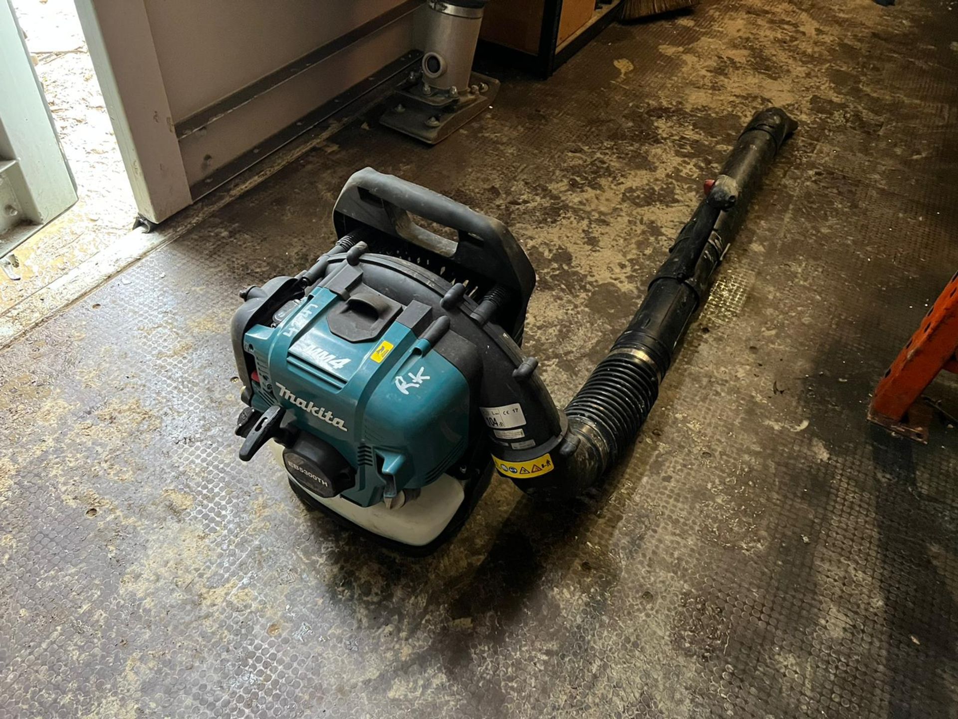 2017 MAKITA MM4 EB5300TH BACKPACK BLOWER, 2 STROKE FUEL *PLUS VAT* - Image 2 of 8