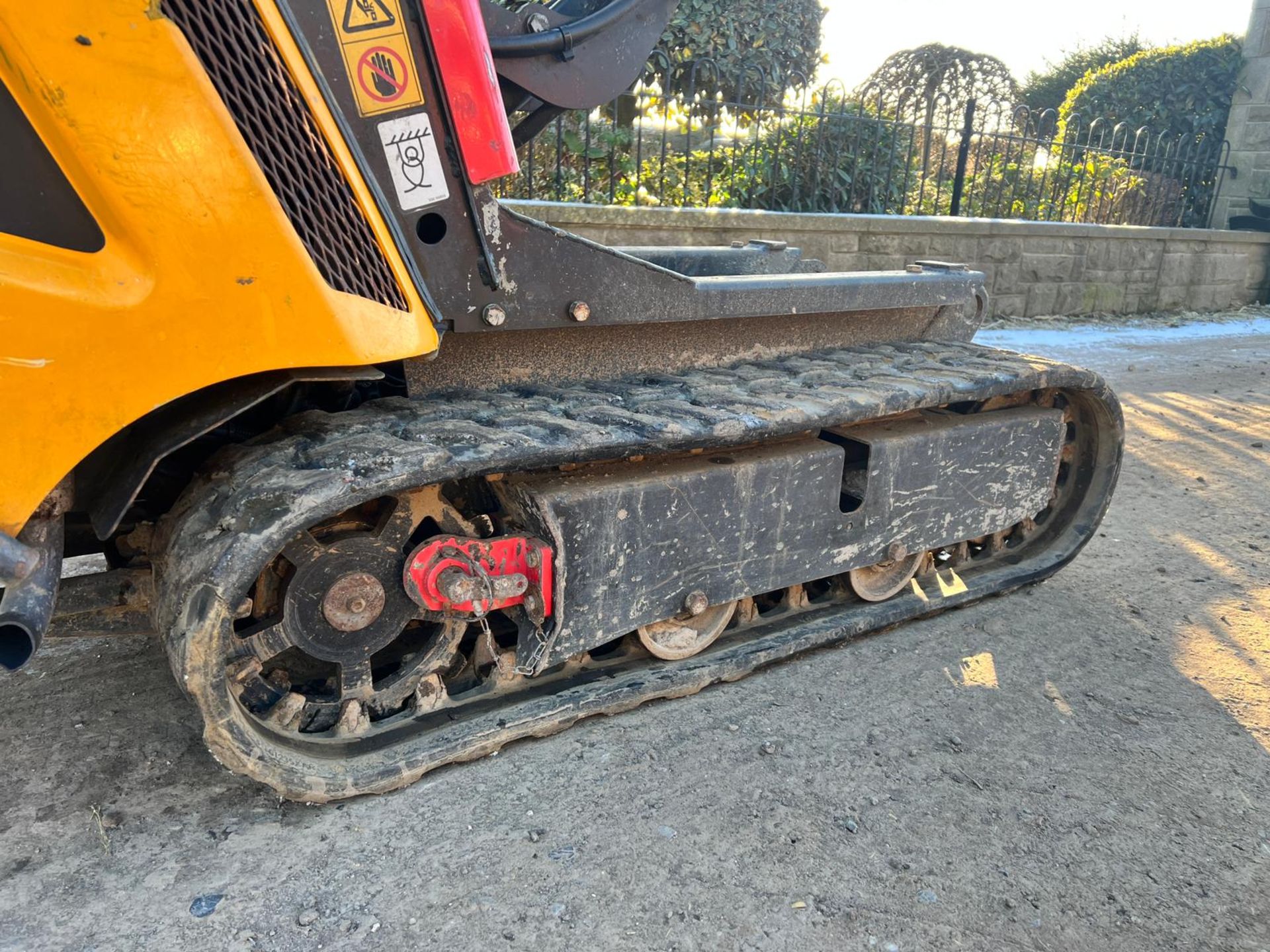 JCB HTD-5 Diesel High Tip Tracked Pedestrian Dumper *PLUS VAT* - Image 12 of 18