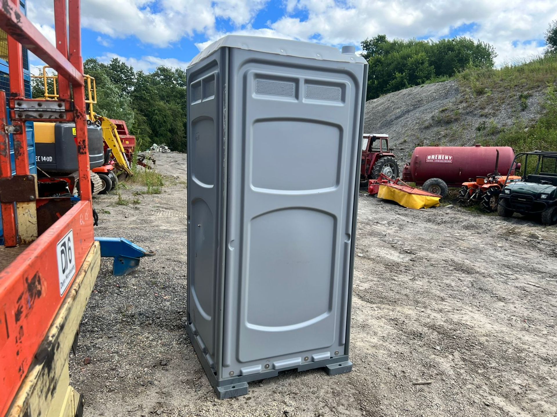 New And Unused Construction Site Portable Toilet Block *PLUS VAT* - Image 5 of 12