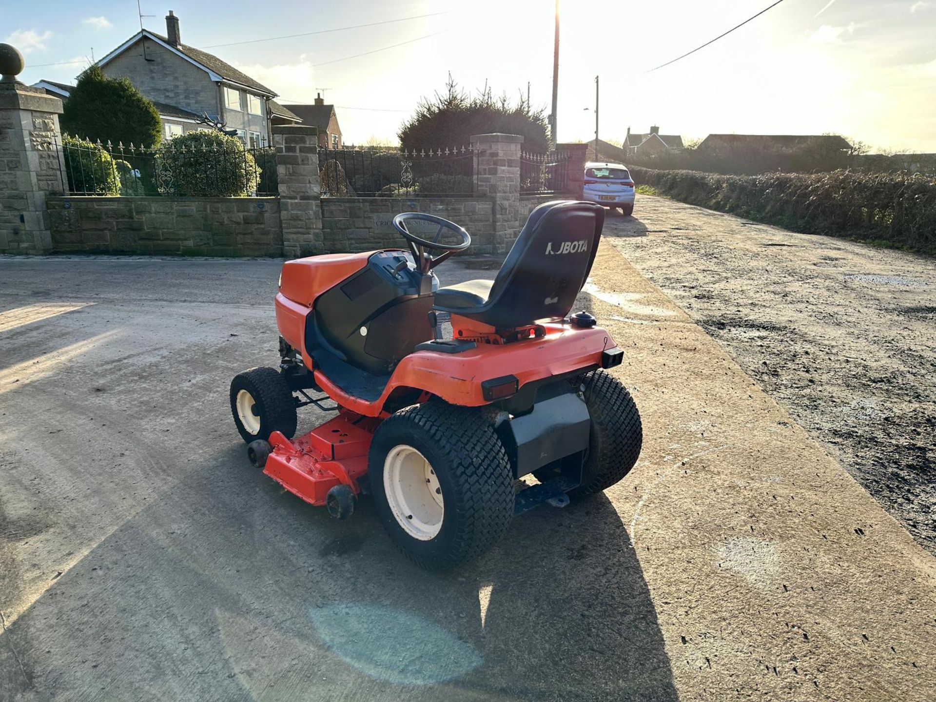 Kubota G2160 Diesel Ride On Mower *PLUS VAT* - Image 5 of 9