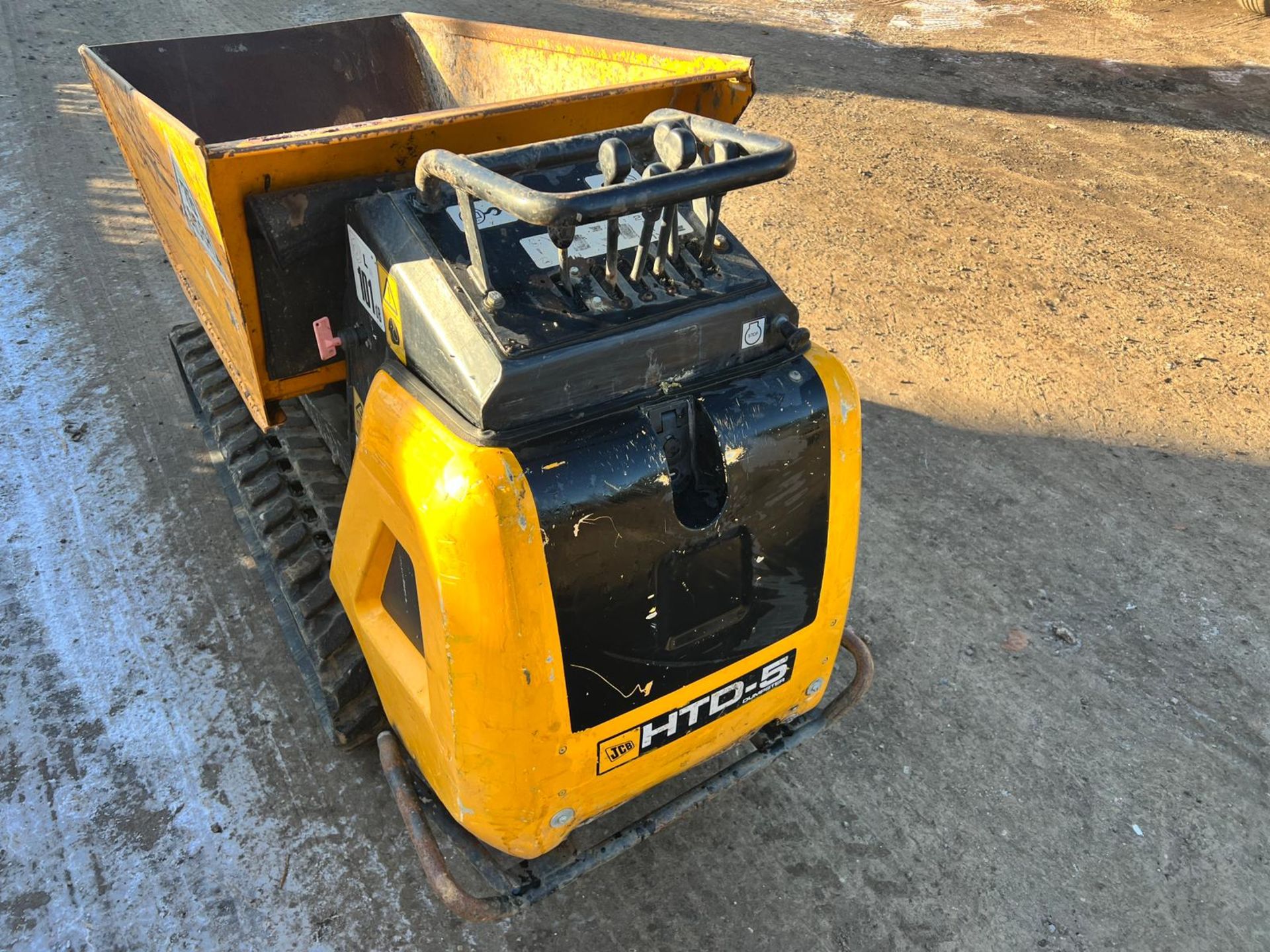 JCB HTD-5 Diesel High Tip Tracked Pedestrian Dumper *PLUS VAT* - Image 11 of 18