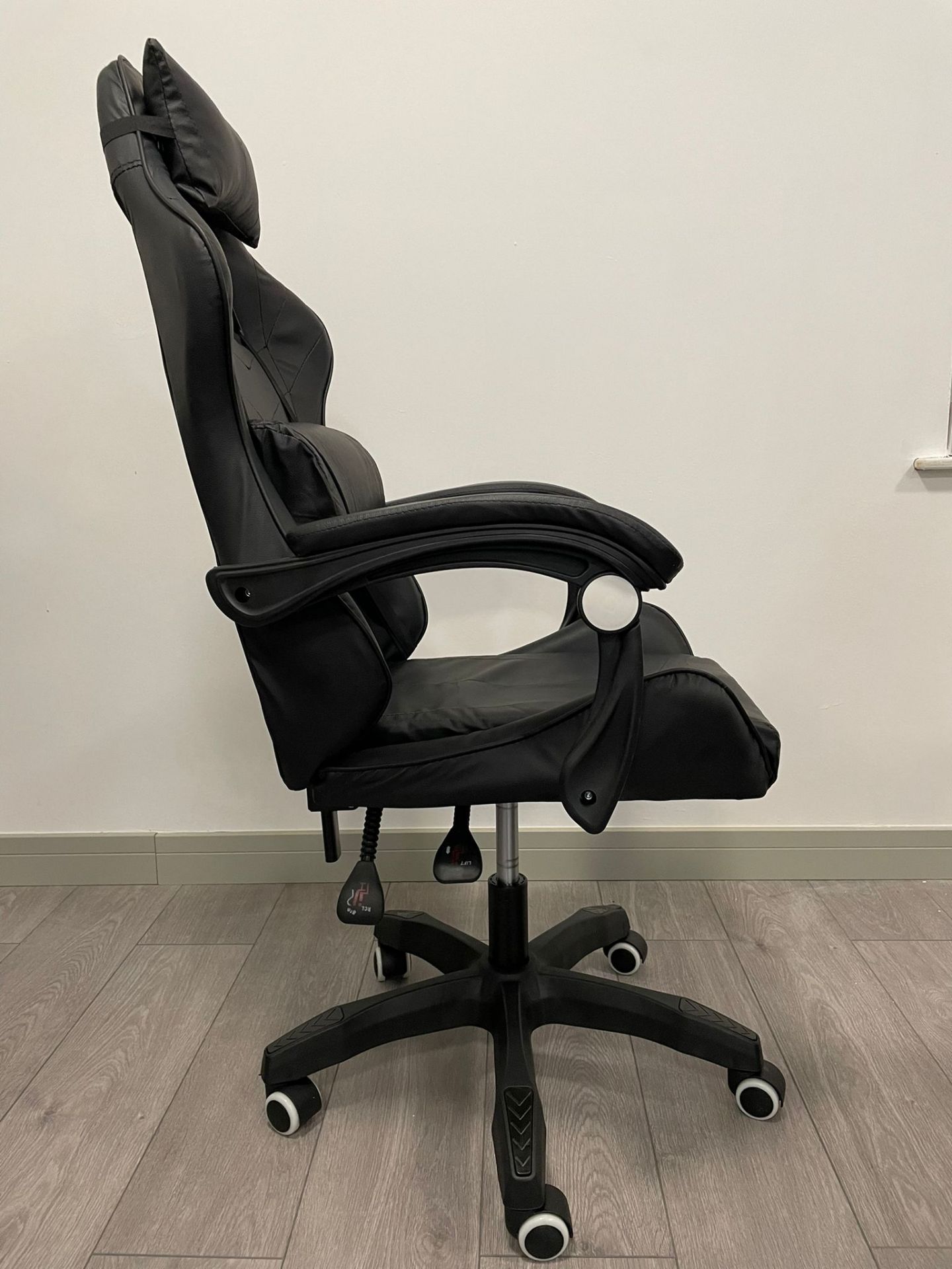 100 x Ergonomic Gaming / Office chairs *NO VAT* - Image 3 of 3