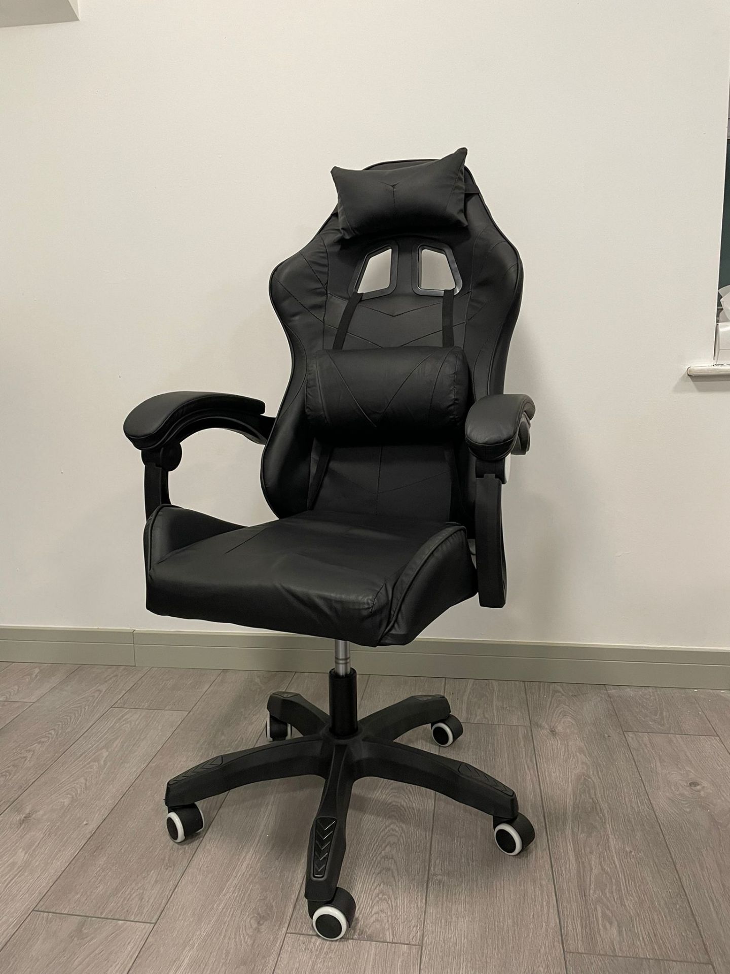 100 x Ergonomic Gaming / Office chairs *NO VAT*
