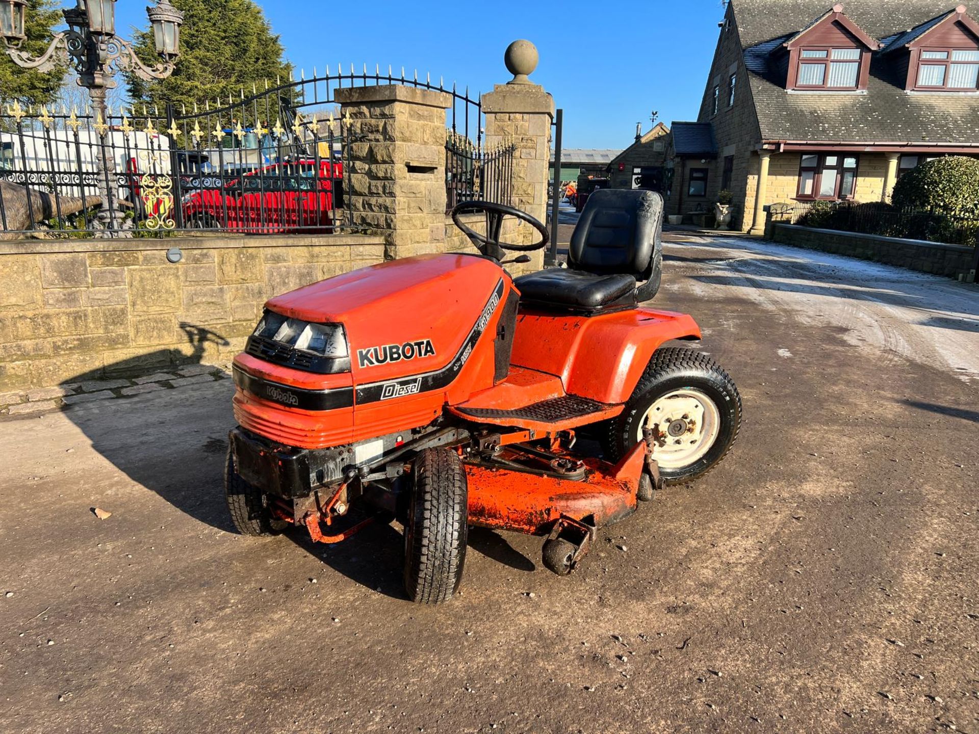 Kubota G1900S 4WS Diesel Ride On Mower *NO VAT* - Image 2 of 17