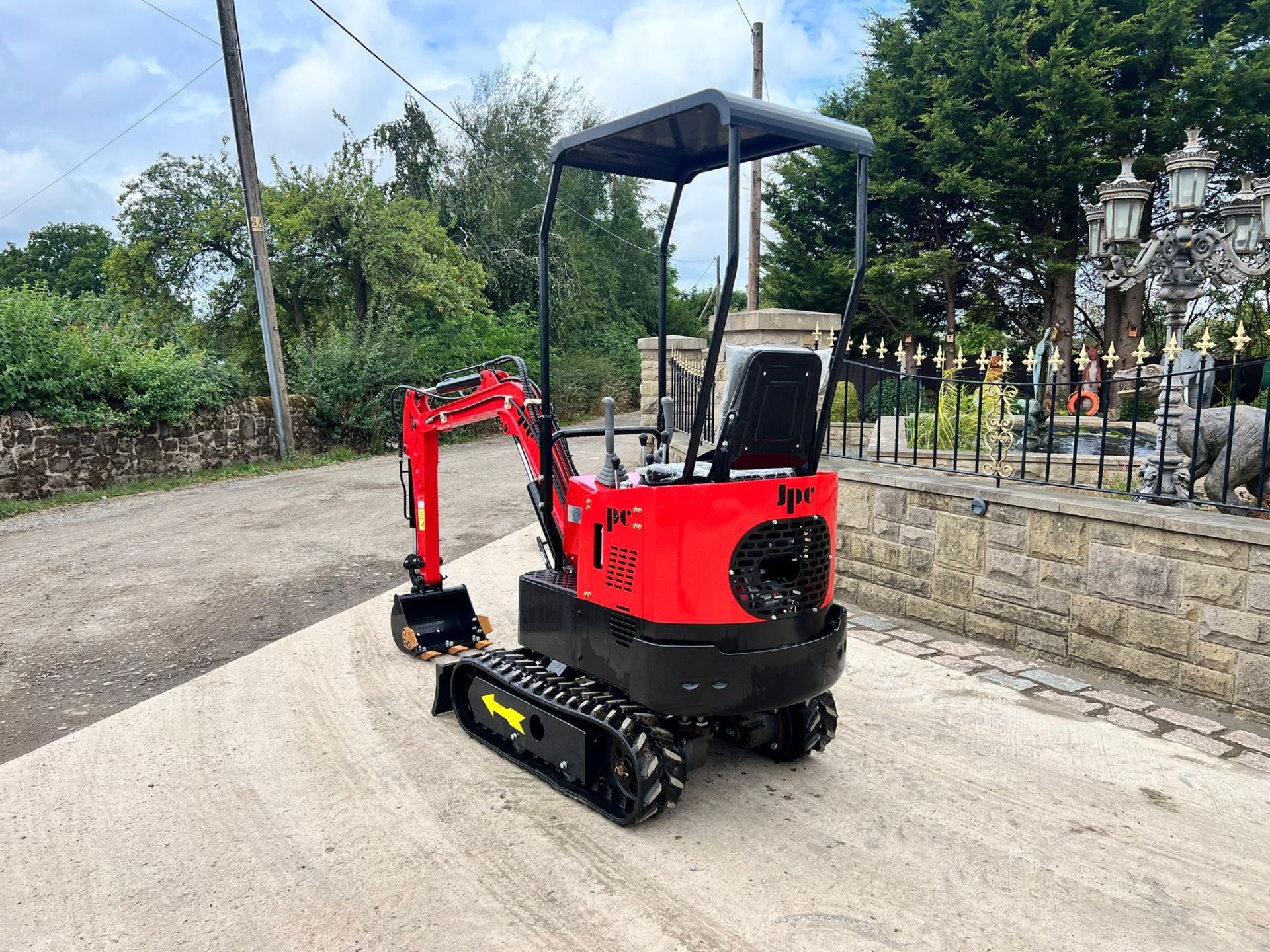 New And Unused JPC HT12 1 Ton Mini Digger *PLUS VAT* - Image 4 of 8