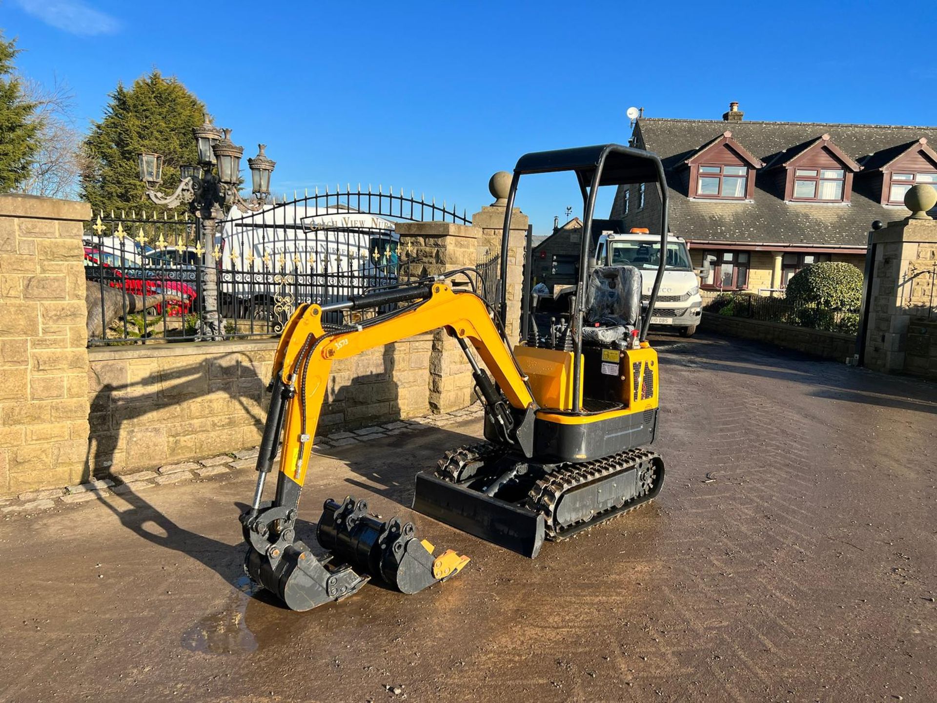 New And Unused LM10 1 Ton Mini Digger *PLUS VAT* - Image 2 of 10