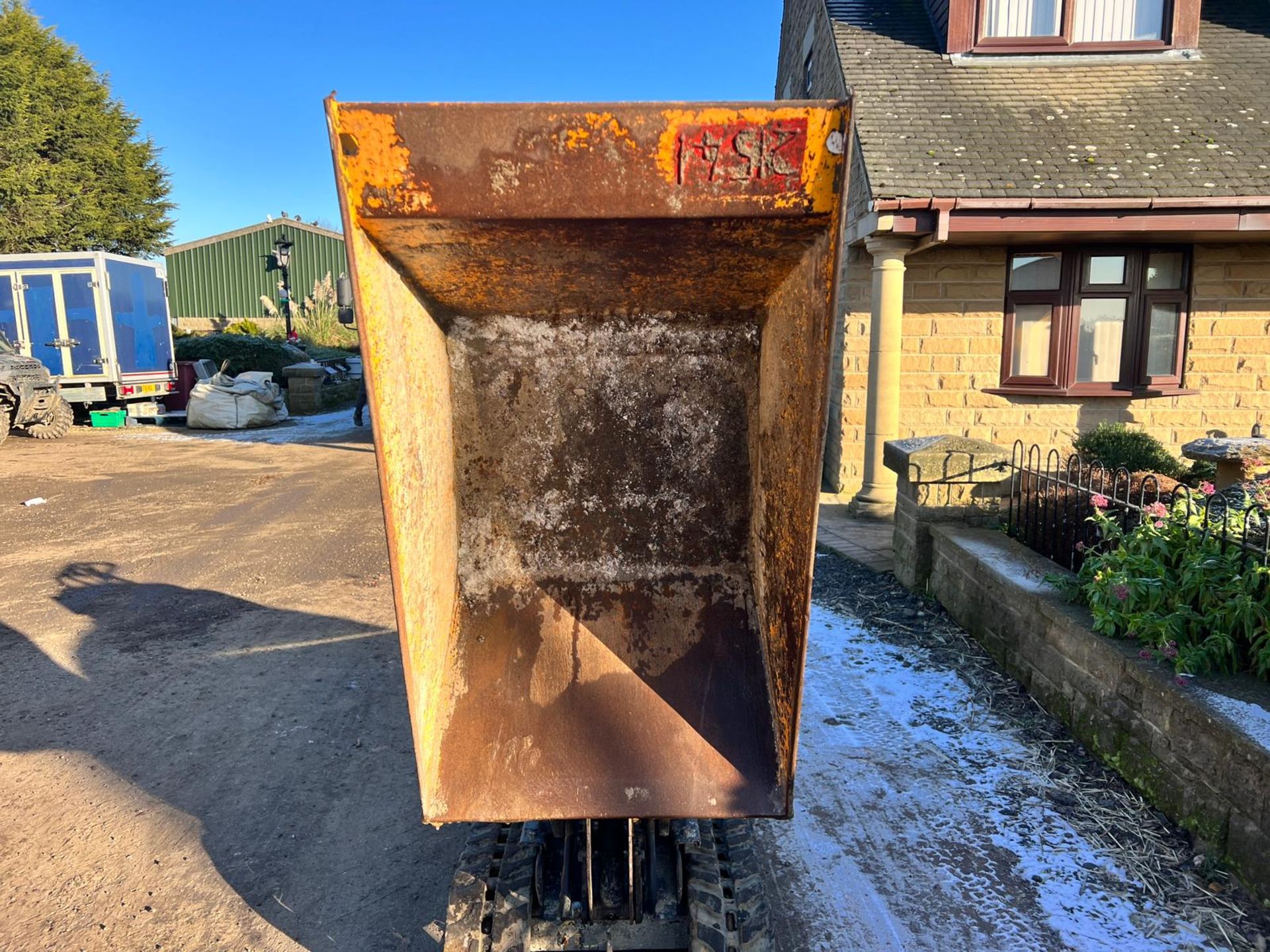 JCB HTD-5 Diesel High Tip Tracked Pedestrian Dumper *PLUS VAT* - Image 10 of 18