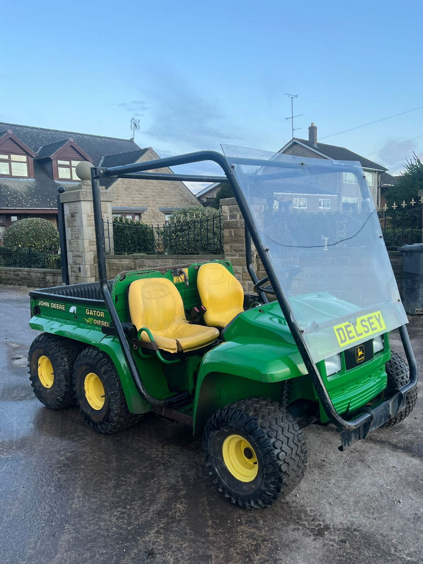 JOHN DEERE 6x4 GATOR - YANMAR DIESEL ENGINE *PLUS VAT* - Image 2 of 9