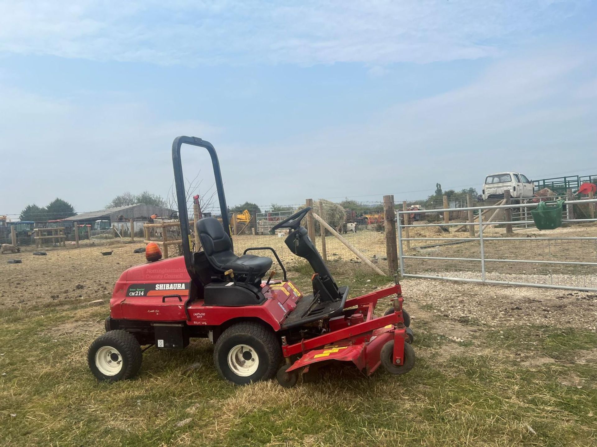 2014 SHIBAURA CM214 GREEN SPECIAL RIDE ON LAWN MOWER *PLUS VAT* - Image 3 of 6