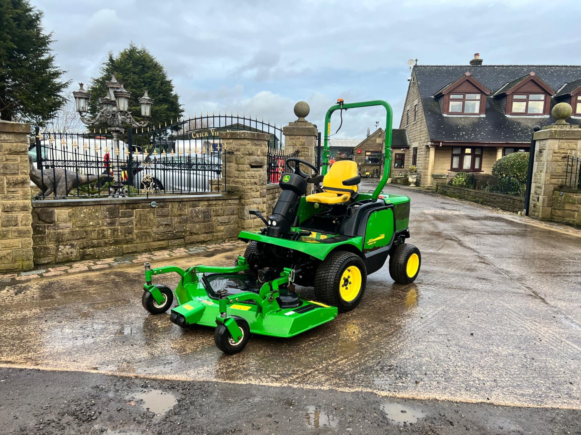 59 Reg. John Deere 1445 4WD Outfront Ride On Mower *PLUS VAT* - Image 4 of 18