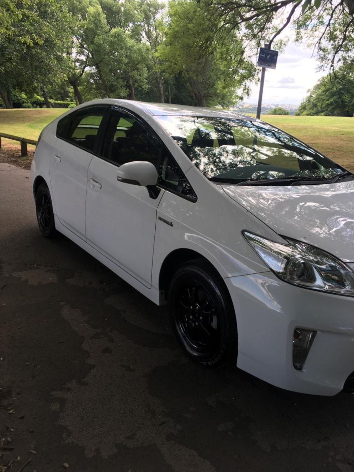 2015 TOYOTA PRIUS WHITE AUTOMATIC HYBRID *NO VAT* - Image 2 of 23