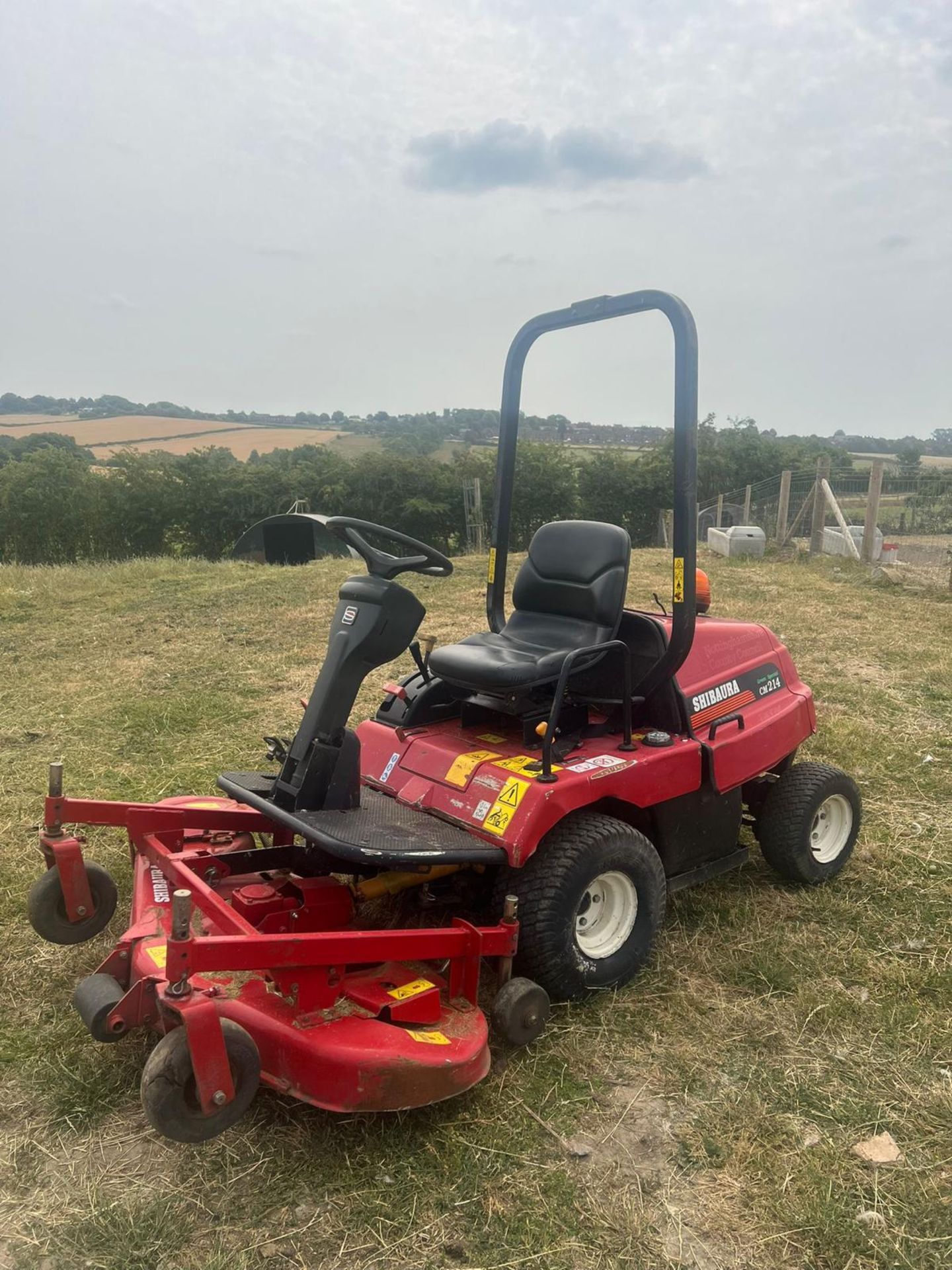 2014 SHIBAURA CM214 GREEN SPECIAL RIDE ON LAWN MOWER *PLUS VAT* - Image 2 of 6