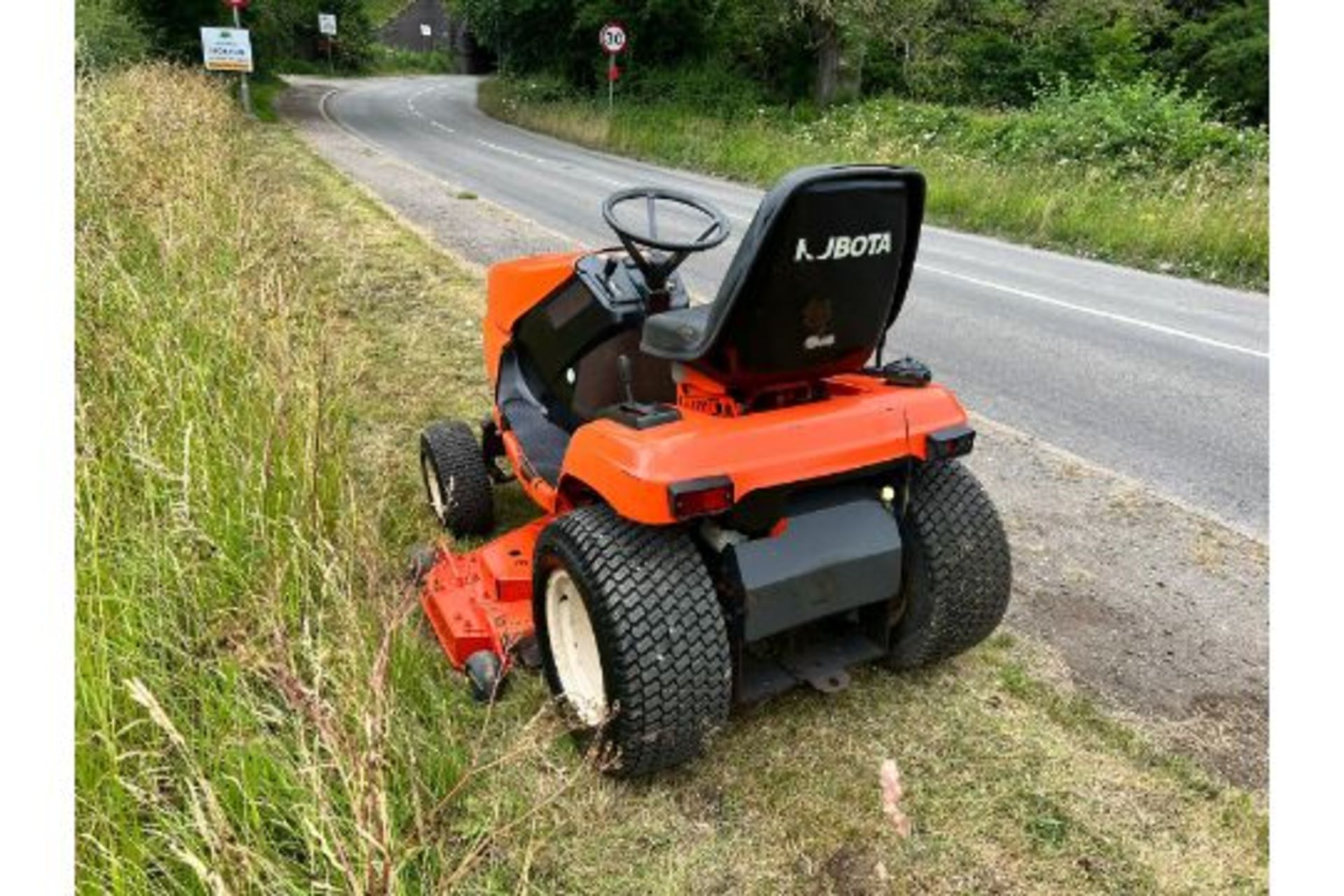 Kubota G2160 Diesel Ride On Mower *PLUS VAT* - Image 5 of 12