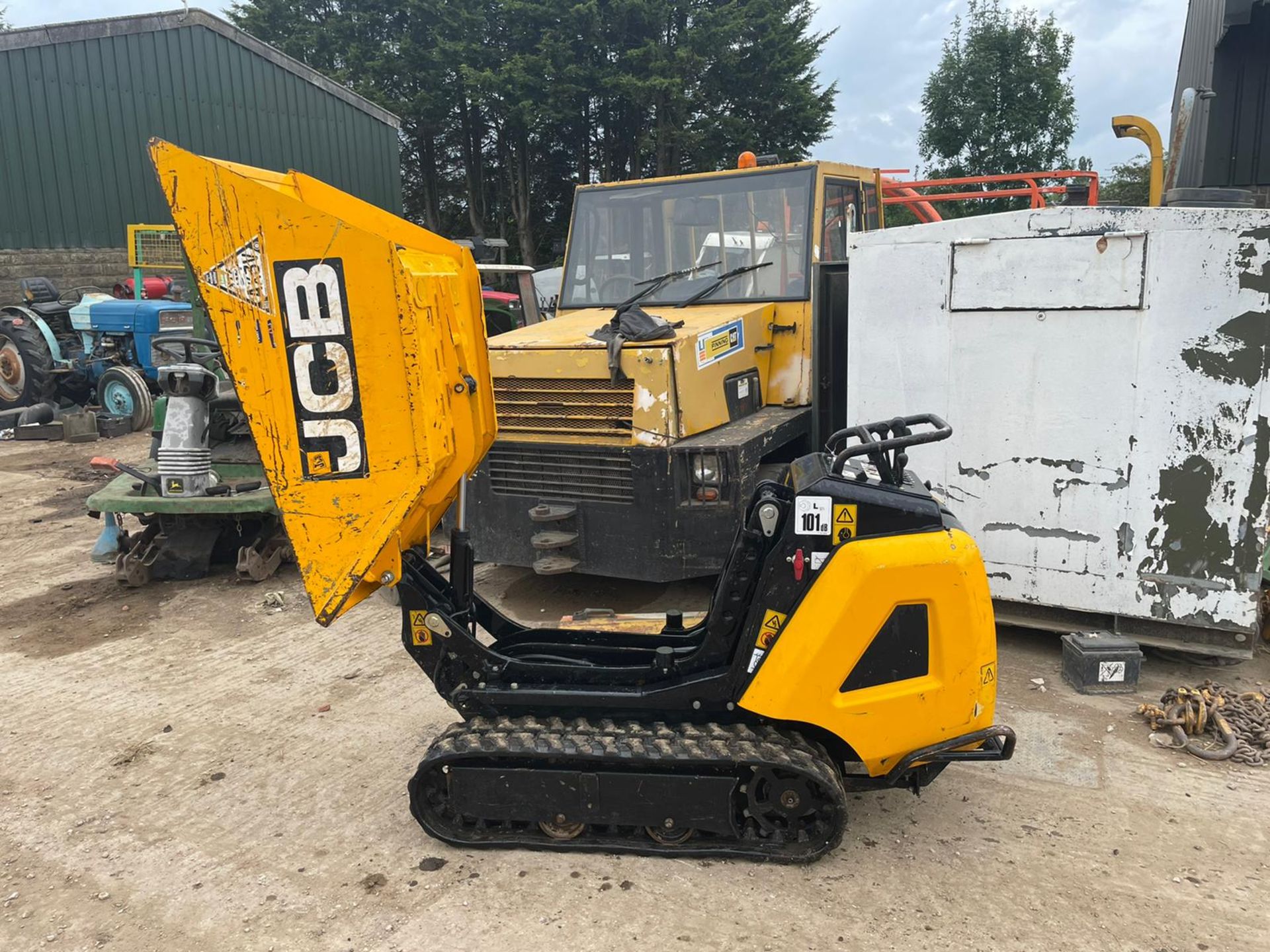 2019 JCB HTD-5 DIESEL TRACKED DUMPER/DUMPSTER, RUNS DRIVES AND TIPS, HIGH TIP DUMP *PLUS VAT* - Image 4 of 10