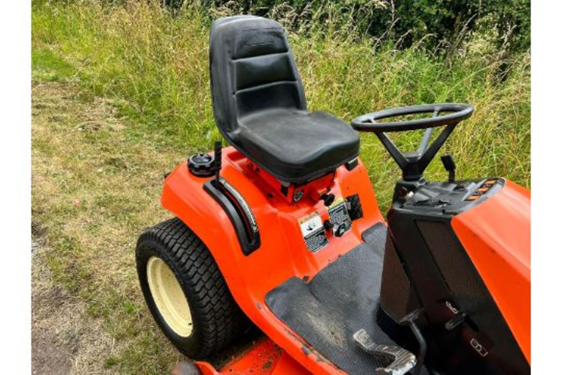 Kubota G2160 Diesel Ride On Mower *PLUS VAT* - Image 6 of 12