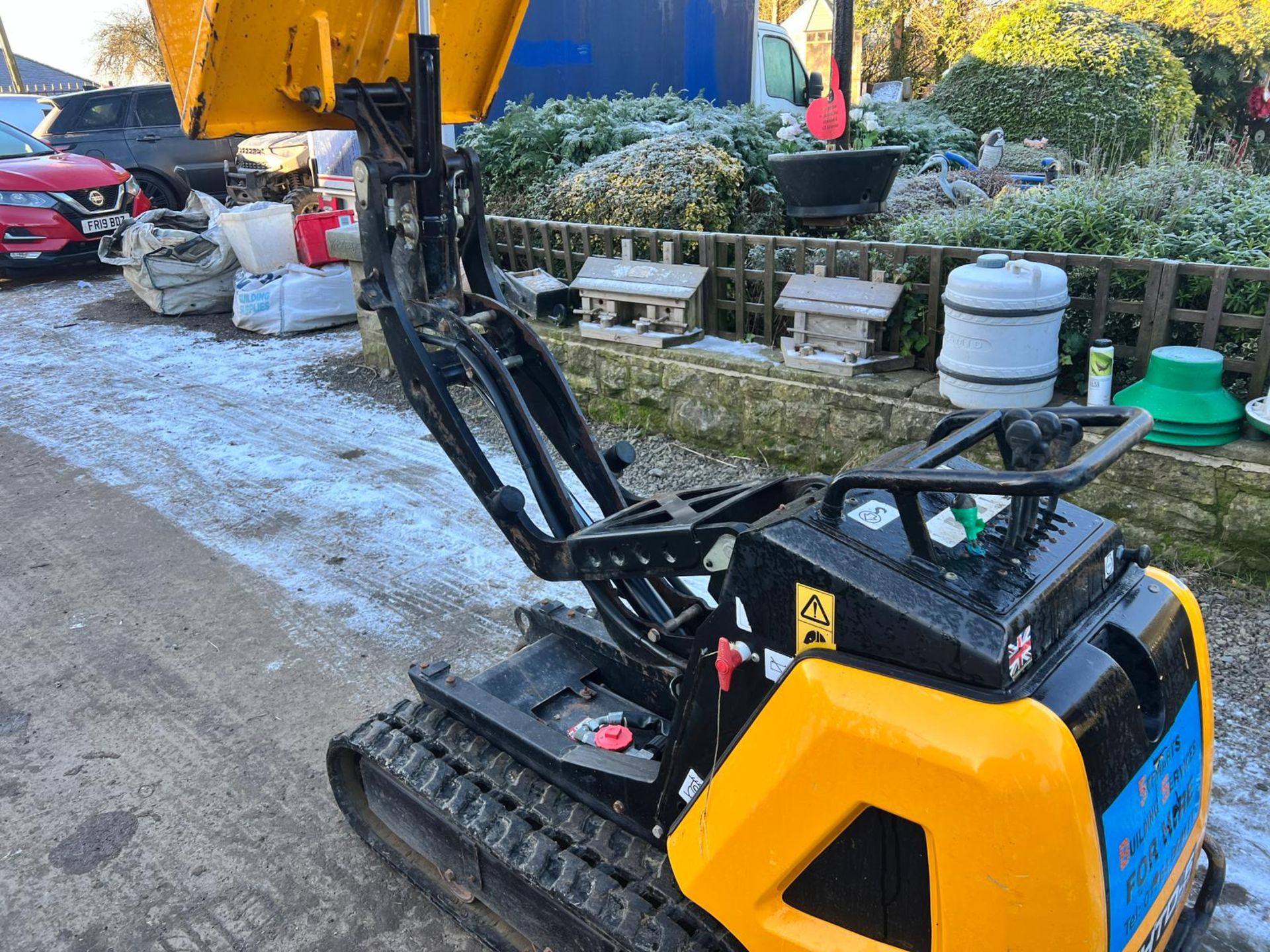 JCB HTD-5 Diesel High Tip Tracked Pedestrian Dumper *PLUS VAT* - Image 17 of 17