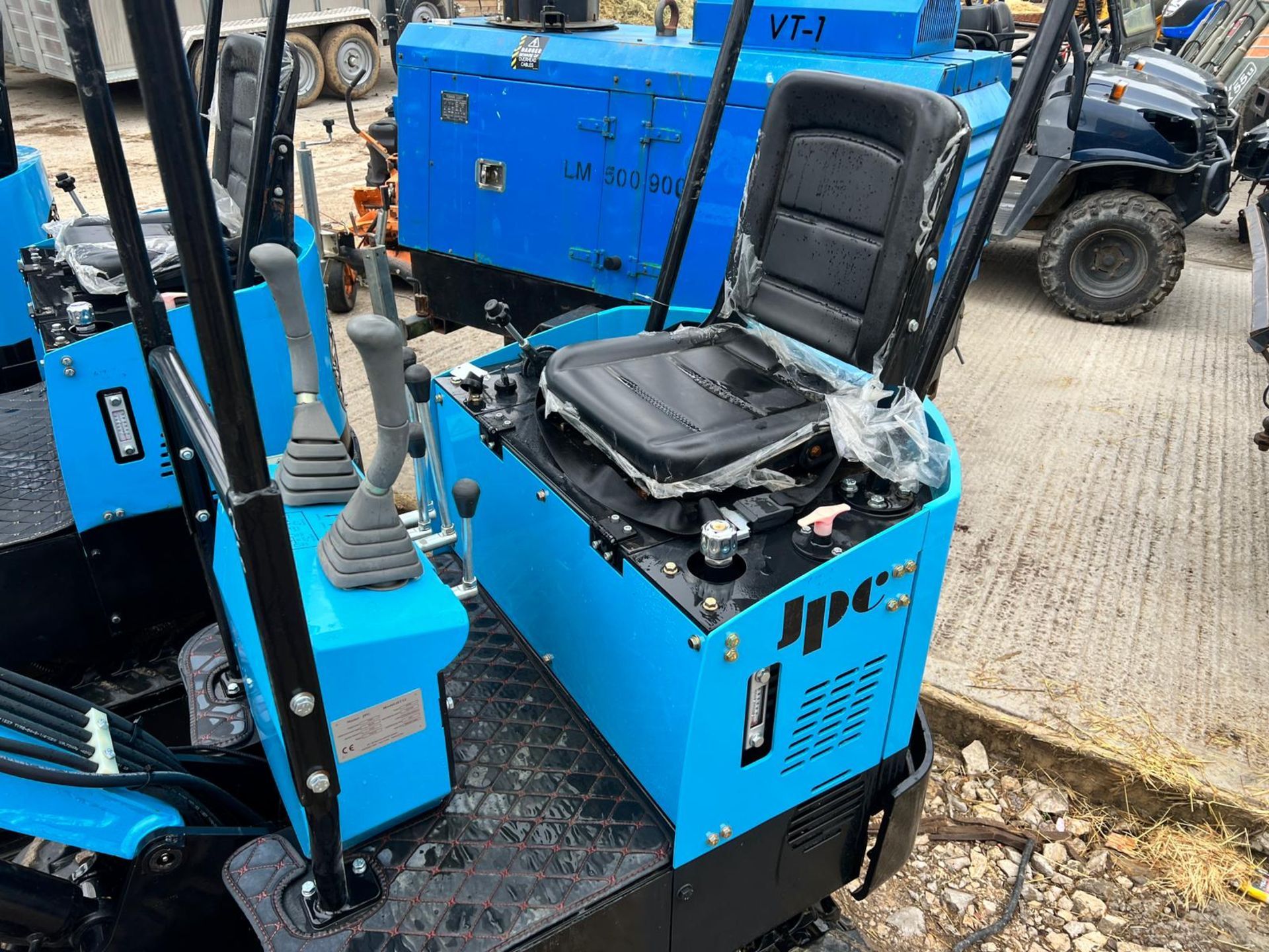 New And Unused JPC HT12 1 Ton Mini Digger - Runs Drives And Digs *PLUS VAT* - Image 8 of 17