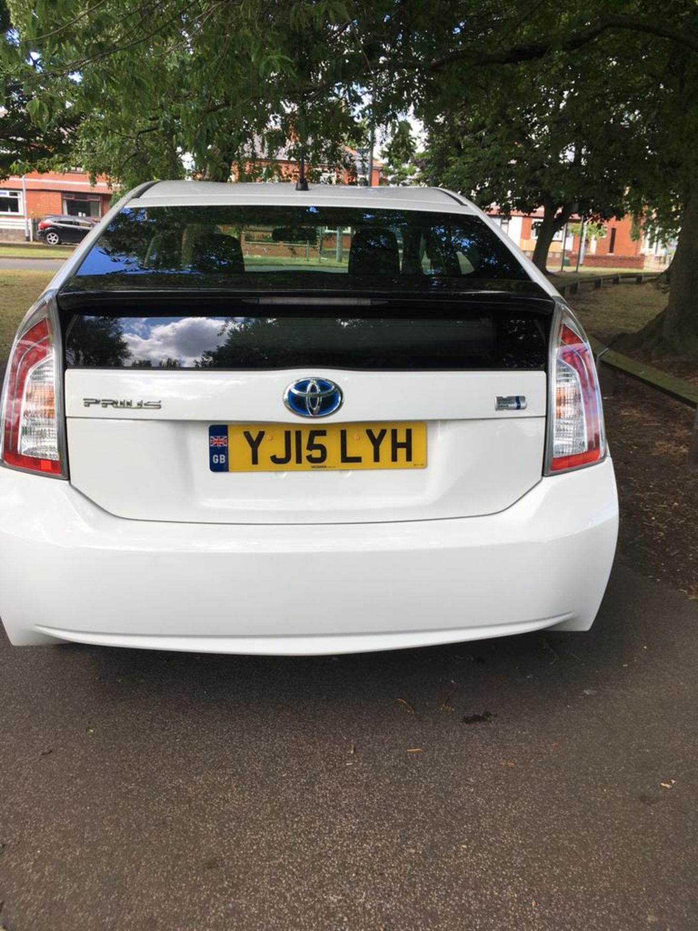 2015 TOYOTA PRIUS WHITE AUTOMATIC HYBRID *NO VAT* - Image 4 of 23