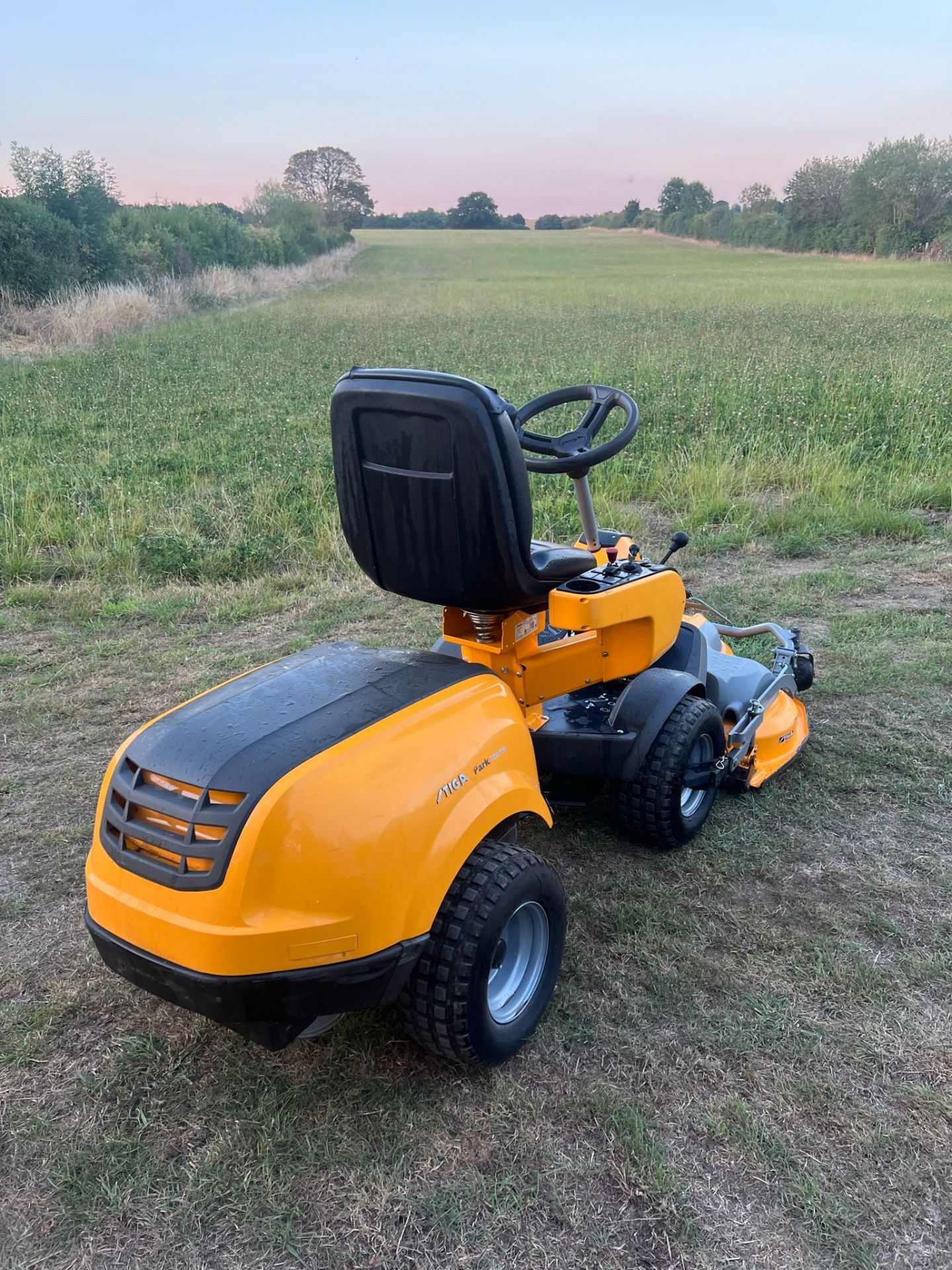 STIGA PARK 720PW RIDE ON LAWN MOWER *PLUS VAT* - Image 7 of 11