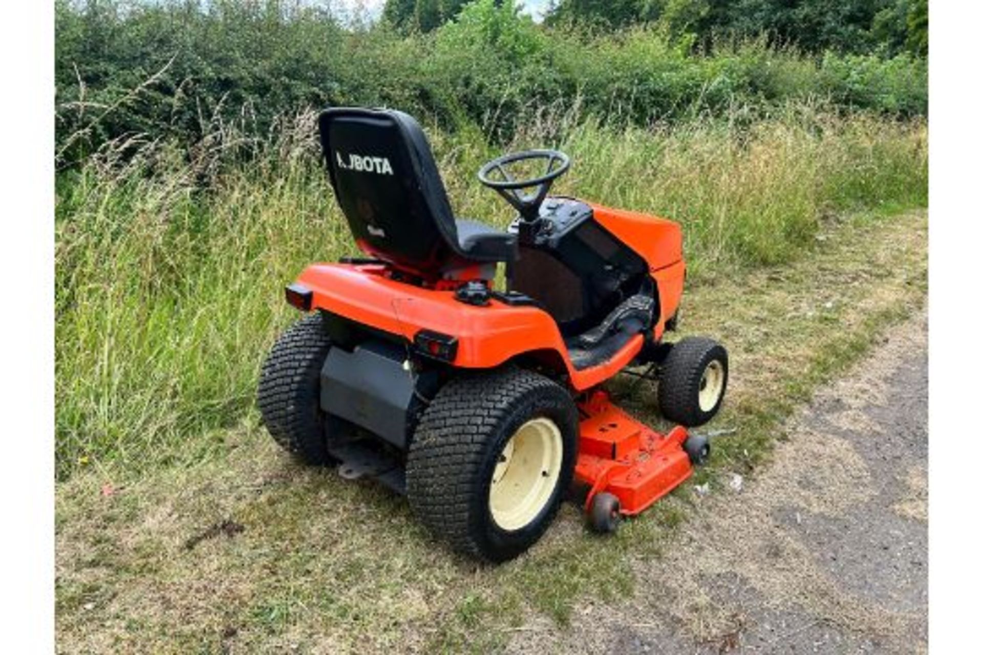 Kubota G2160 Diesel Ride On Mower *PLUS VAT* - Image 4 of 12