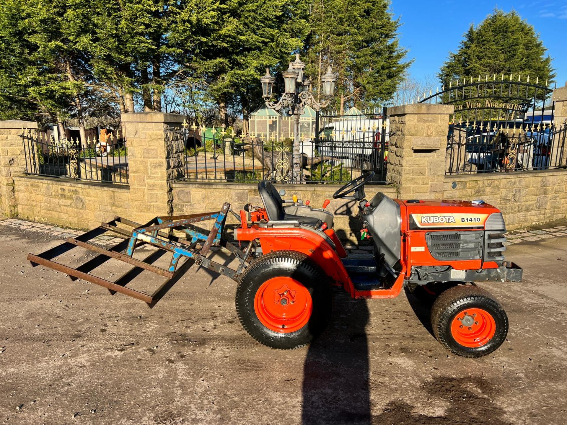 Kubota B1410 Compact Tractor With Lewis 4ft Ménage/Grader Leveller *PLUS VAT* - Image 5 of 19