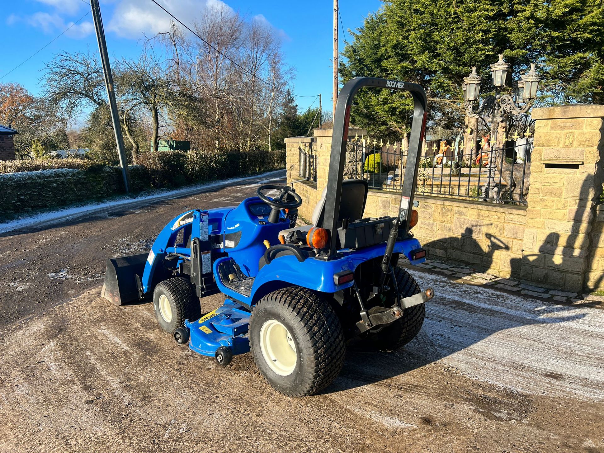 15 HRS FROM NEW ! New Holland Boomer TZ25DA 25HP 4WD Compact Tractor With 54” Underslung *PLUS VAT* - Image 6 of 24