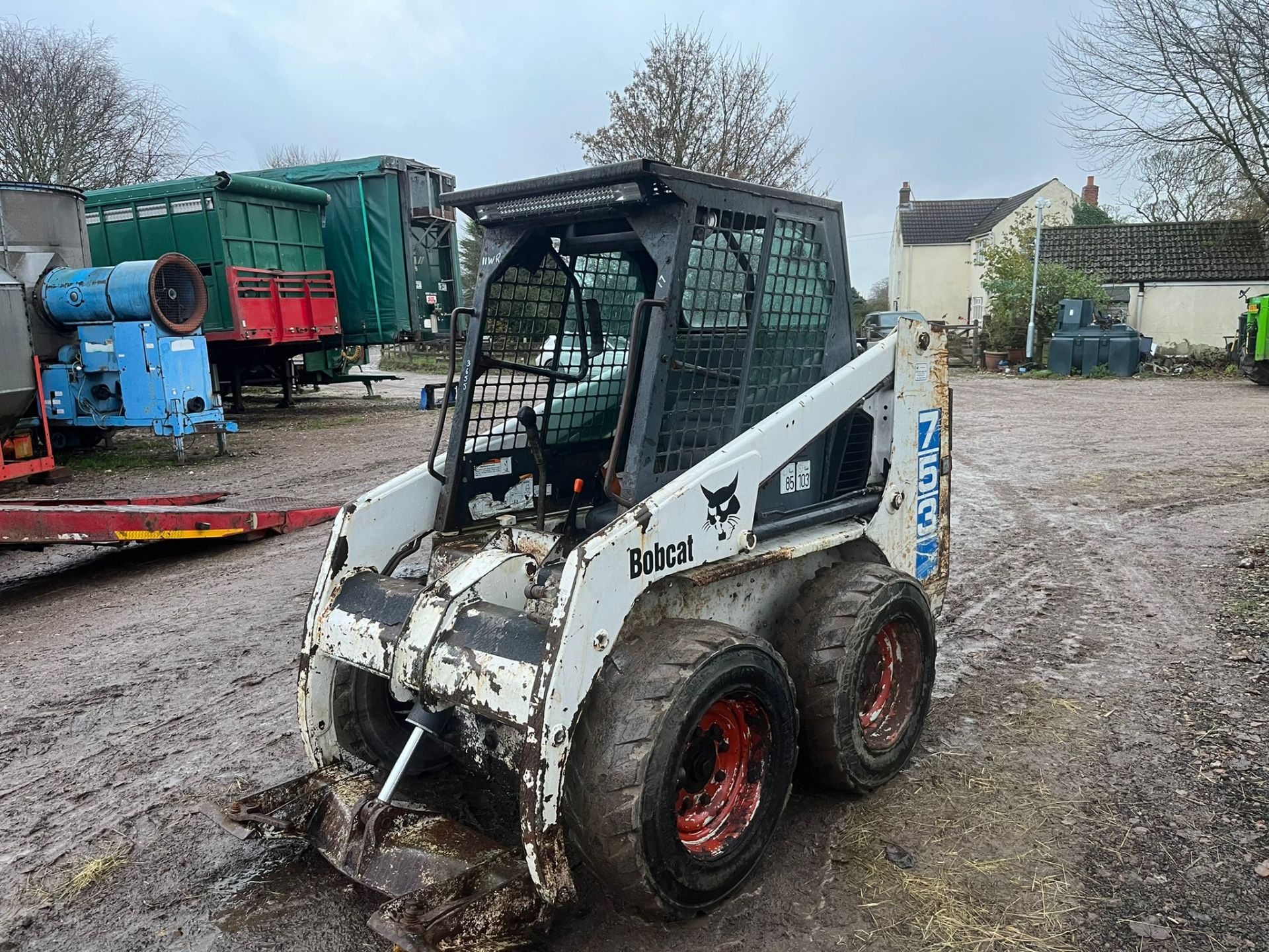 Bobcat 753 skid steer, engine starts and runs lovely *NO VAT* - Image 5 of 5