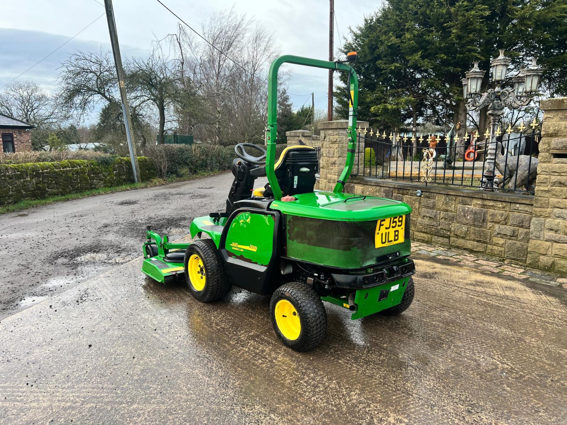 59 Reg. John Deere 1445 4WD Outfront Ride On Mower *PLUS VAT* - Image 3 of 18