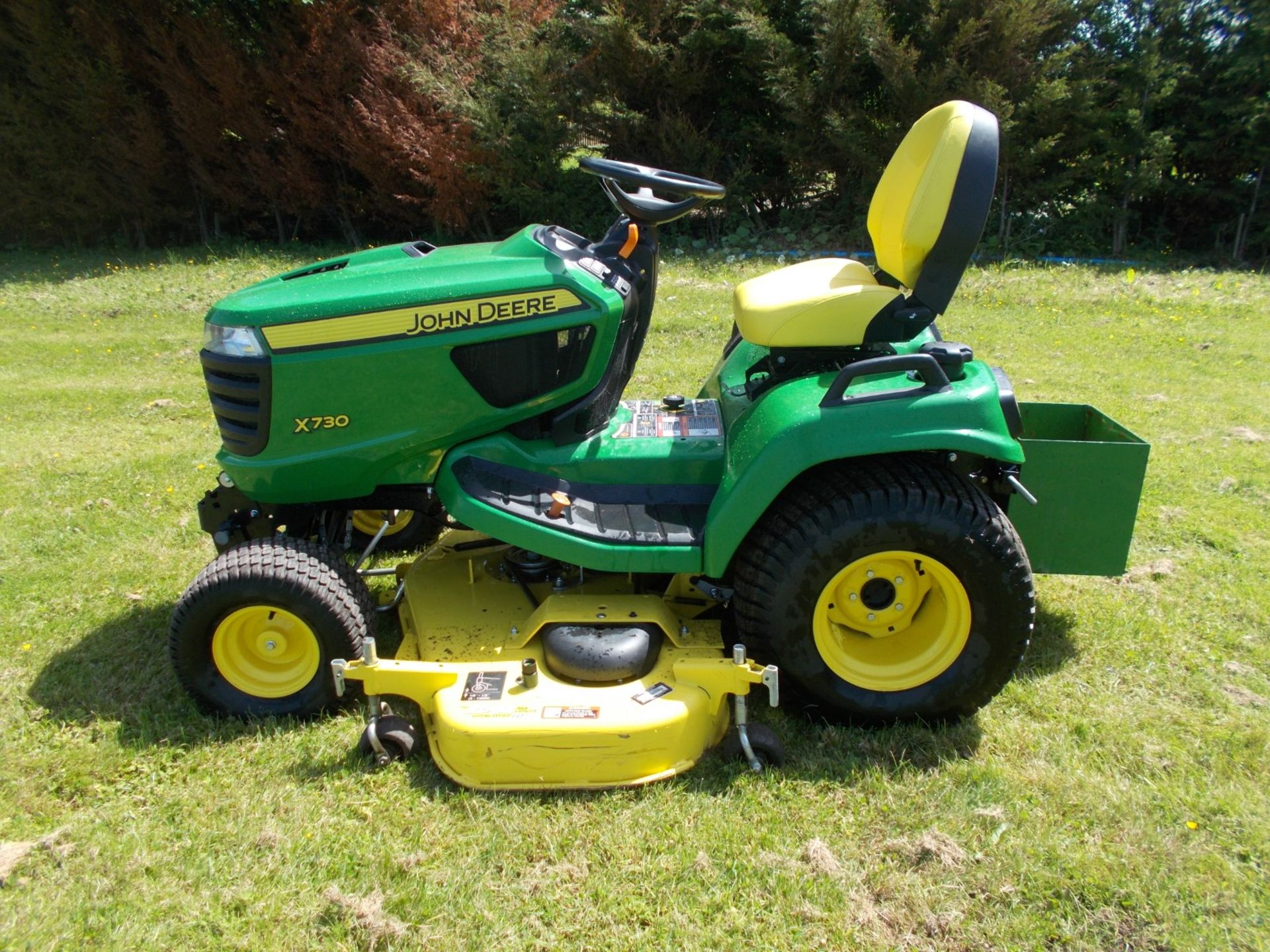 2018 JOHN DEERE X730 RIDE ON LAWN TRACTOR, 194 HOURS, 60” CUTTING DECK *PLUS VAT* - Image 8 of 20