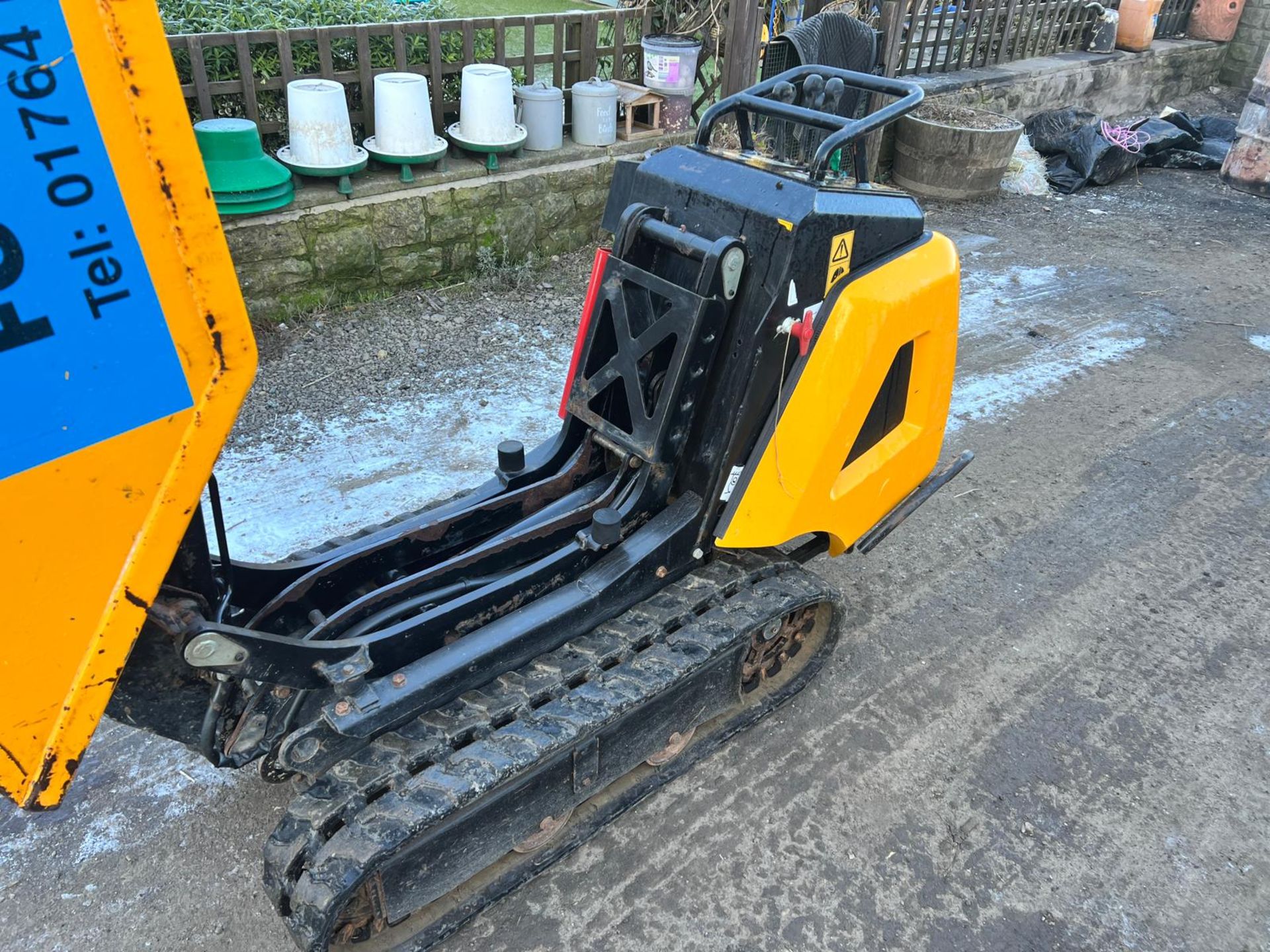 JCB HTD-5 Diesel High Tip Tracked Pedestrian Dumper *PLUS VAT* - Image 14 of 17