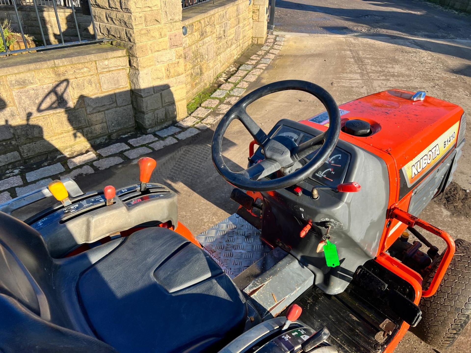 Kubota B1410 Compact Tractor With Lewis 4ft Ménage/Grader Leveller *PLUS VAT* - Image 9 of 19