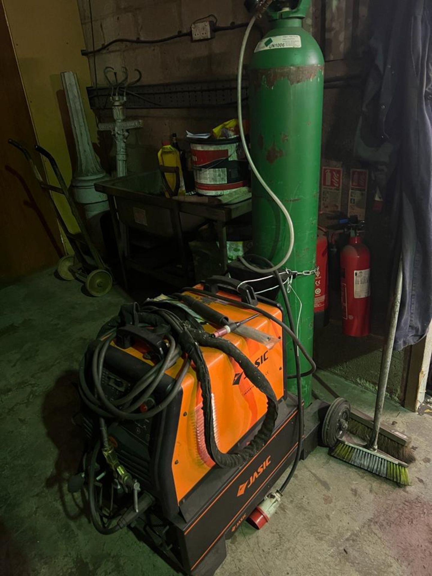 JASIC TIG 315P WELDER -  NO VAT ON THE LOT (JUST ON THE BP) COLLECTION FROM TUXFORD - Image 2 of 8