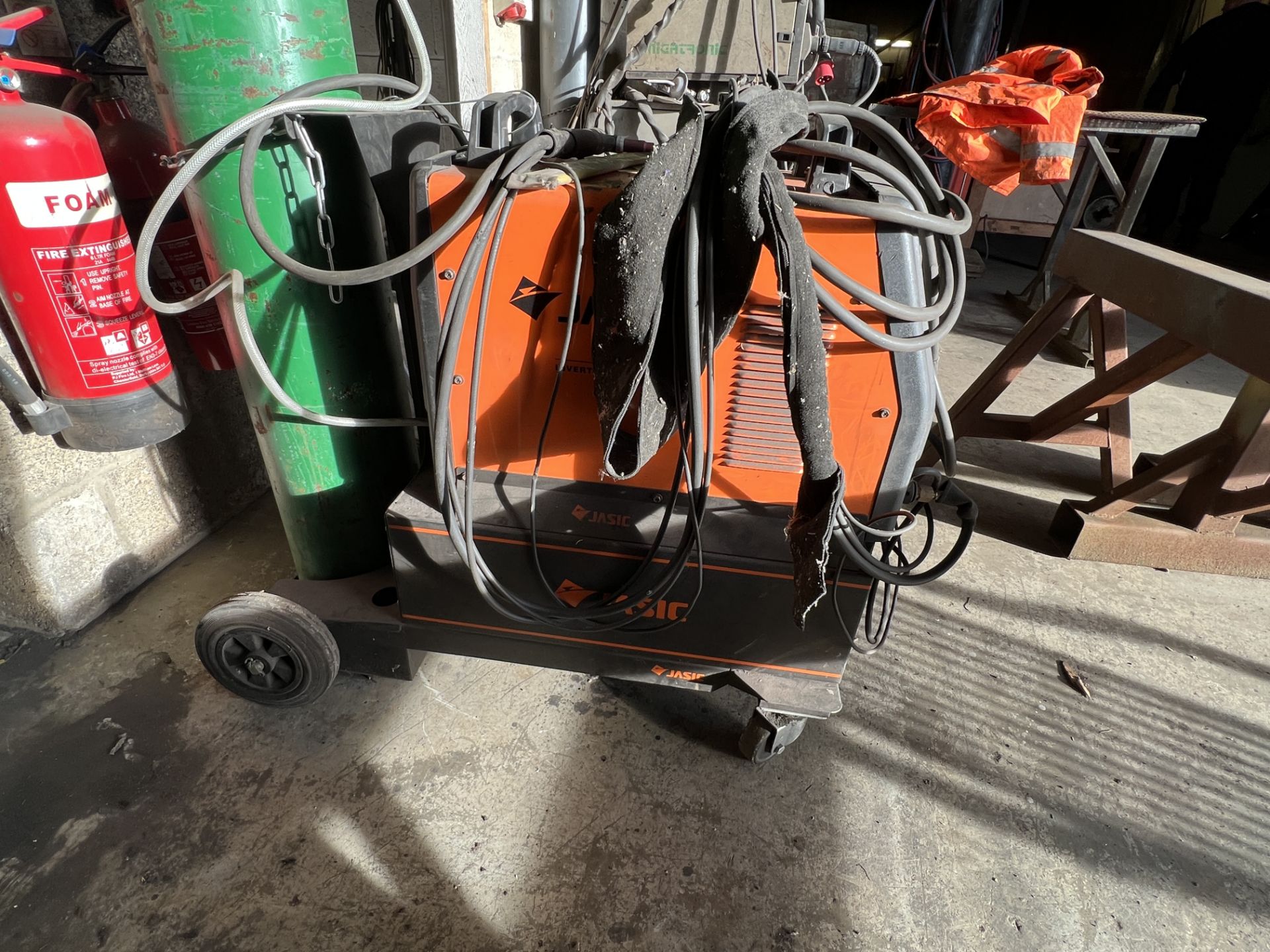 JASIC TIG 315P WELDER -  NO VAT ON THE LOT (JUST ON THE BP) COLLECTION FROM TUXFORD - Image 3 of 8