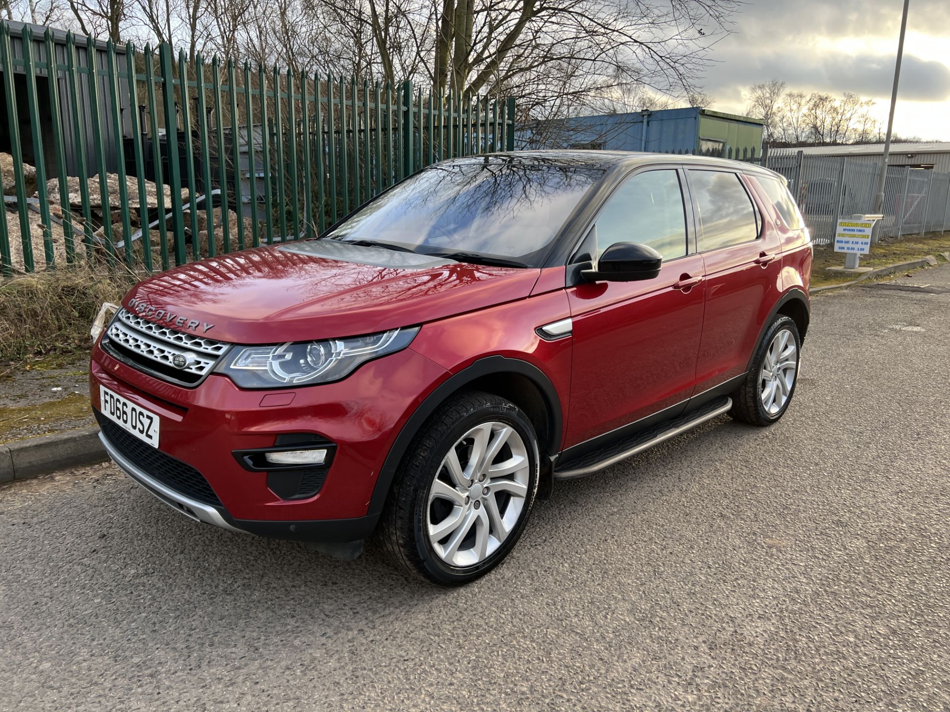 2016/66 LAND ROVER DISCOVERY SPORT HSE TD4 AUTO RED SUV ESTATE 7 SEATS *PLUS VAT* - Image 4 of 23