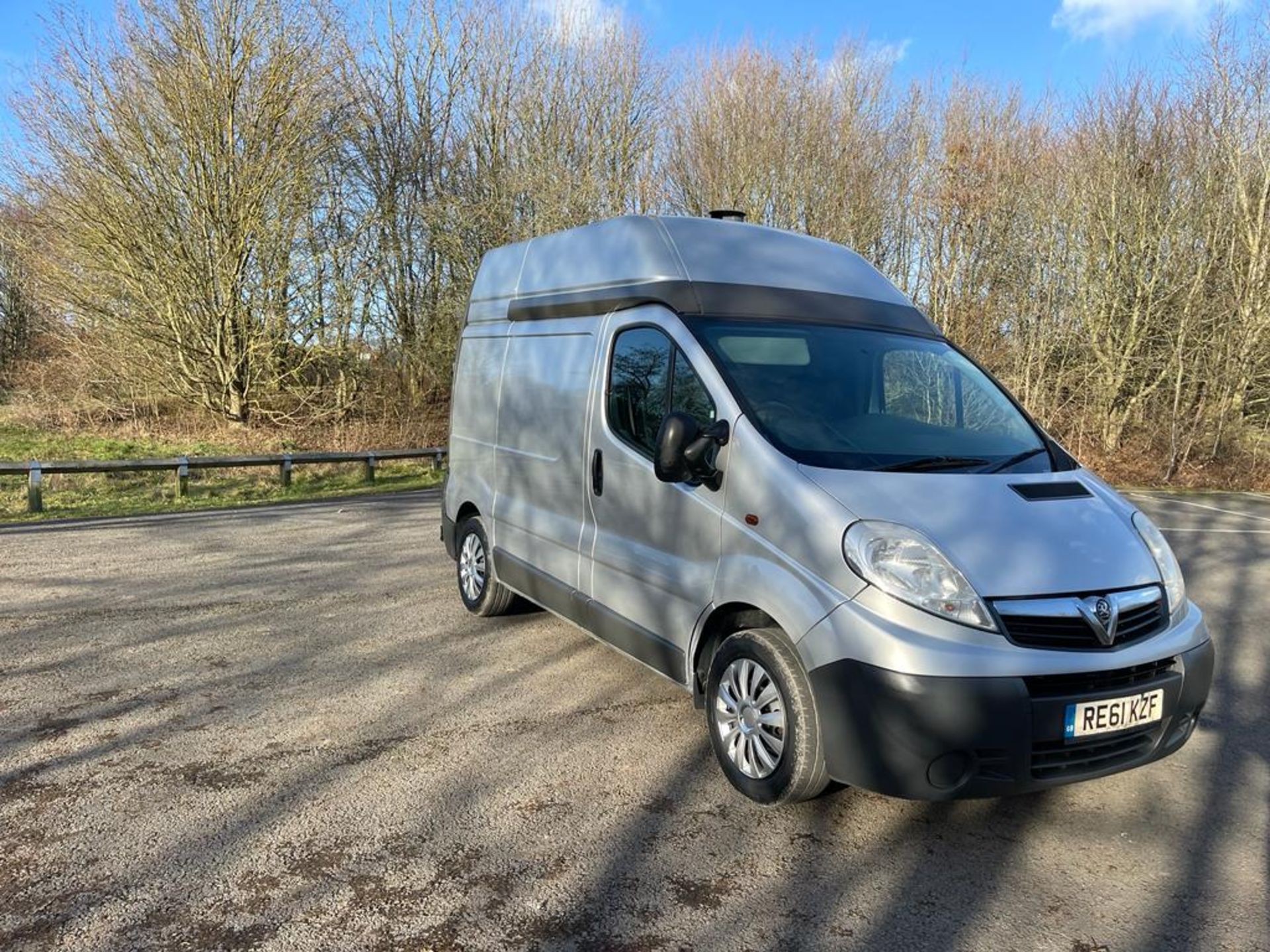 2011/61 VAUXHALL VIVARO 2900 CDTI 89 SWB SILVER PANEL VAN *NO VAT*