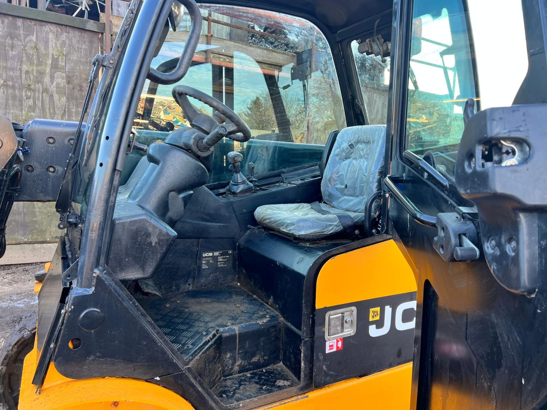 2018/19 JCB TLT35D Construction Master 4x4 3.5 Ton Telescopic Forklift/Teletruck *PLUS VAT* - Image 12 of 12