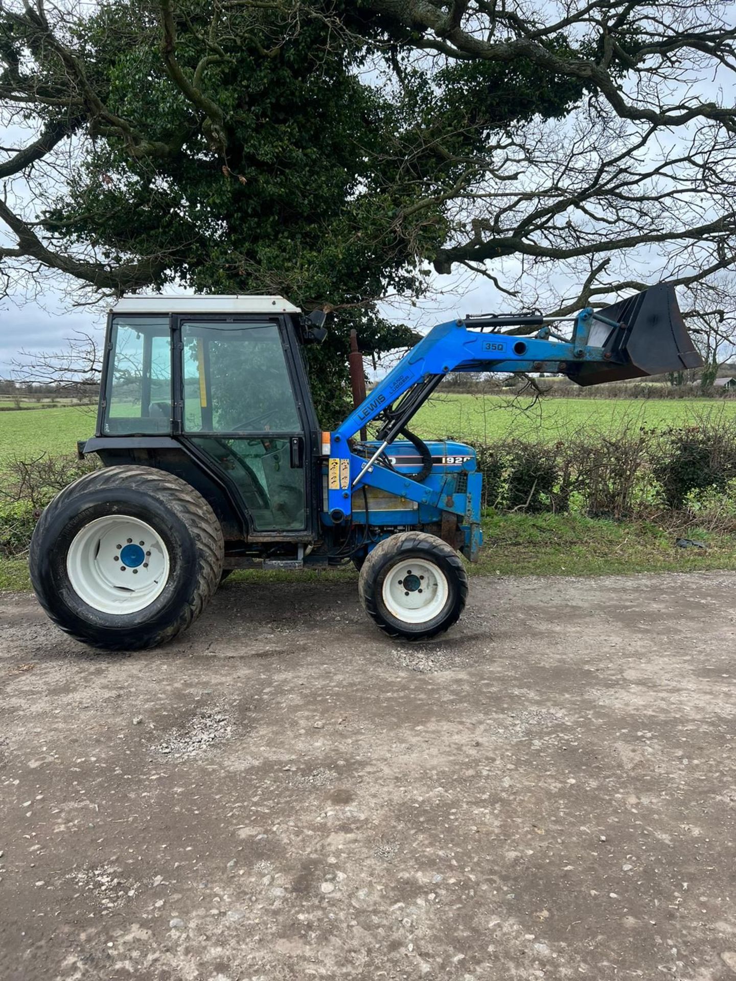 FORD 1920 LOADER TRACTOR 4x4 *PLUS VAT* - Image 7 of 9