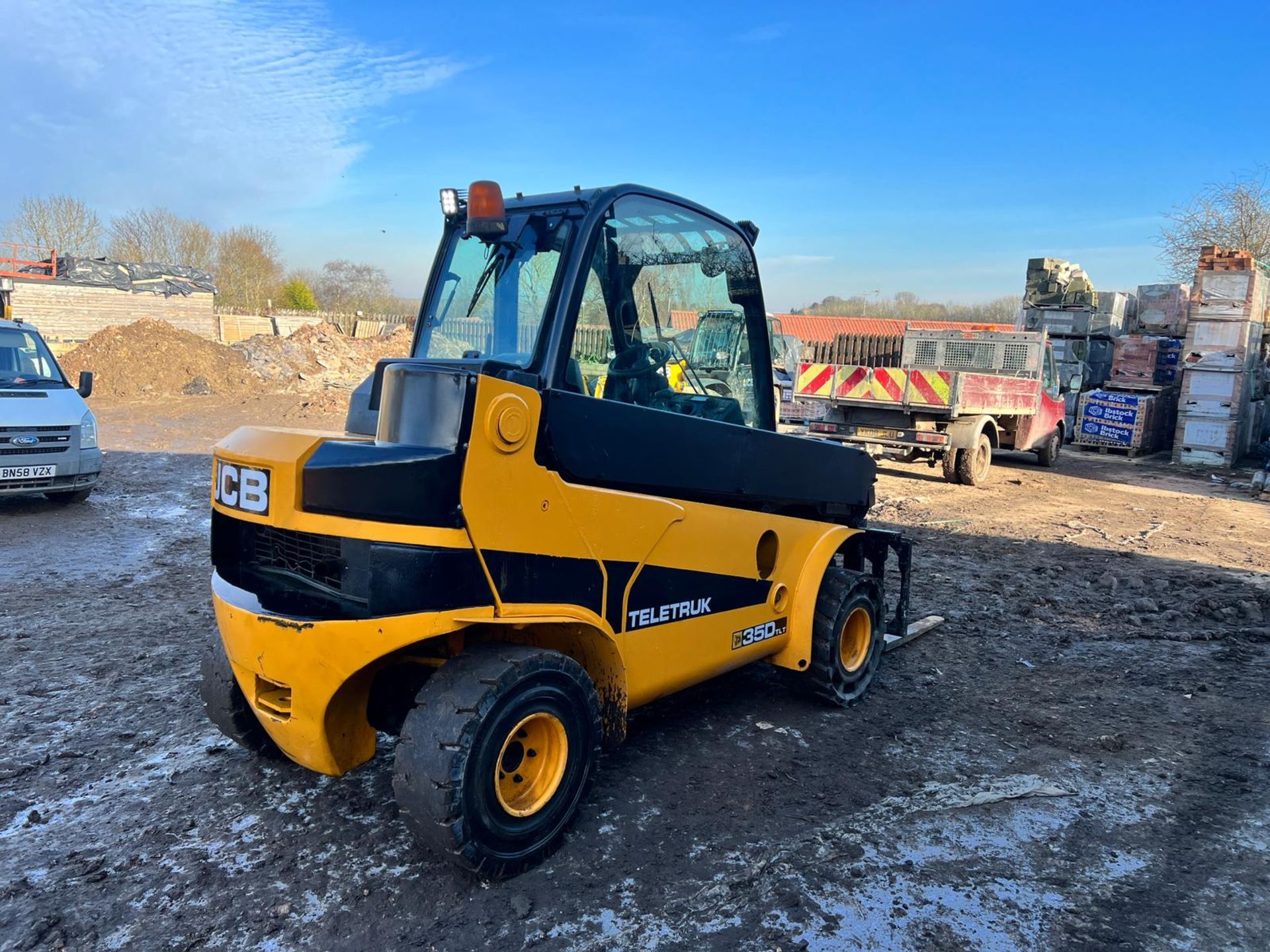 2018/19 JCB TLT35D Construction Master 4x4 3.5 Ton Telescopic Forklift/Teletruck *PLUS VAT* - Image 4 of 12