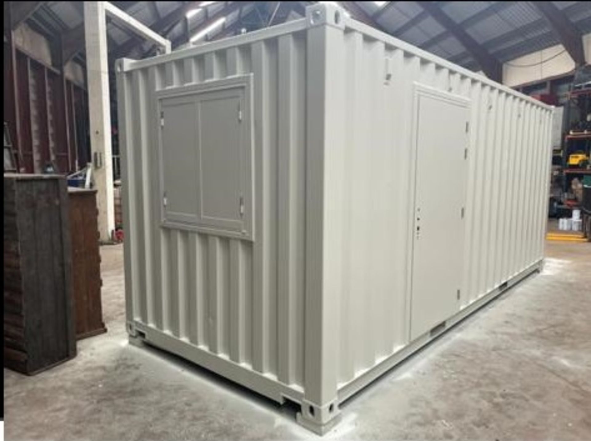 Solar 20ft shipping container stores, 100W solar with 130ah battery /20A controller *PLUS VAT*