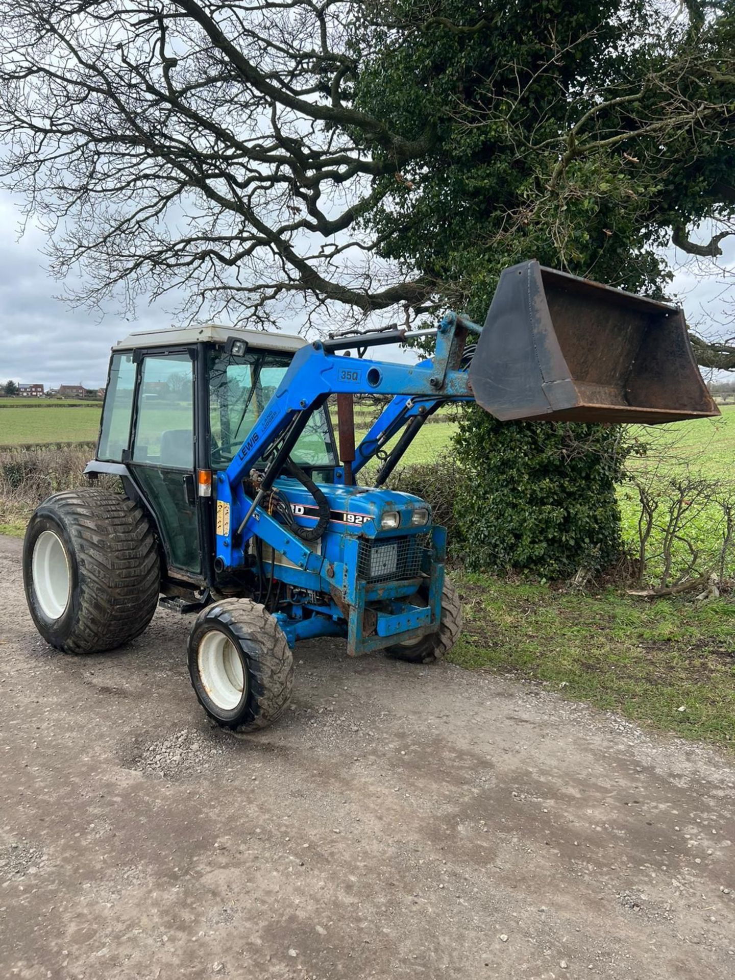 FORD 1920 LOADER TRACTOR 4x4 *PLUS VAT* - Image 2 of 9