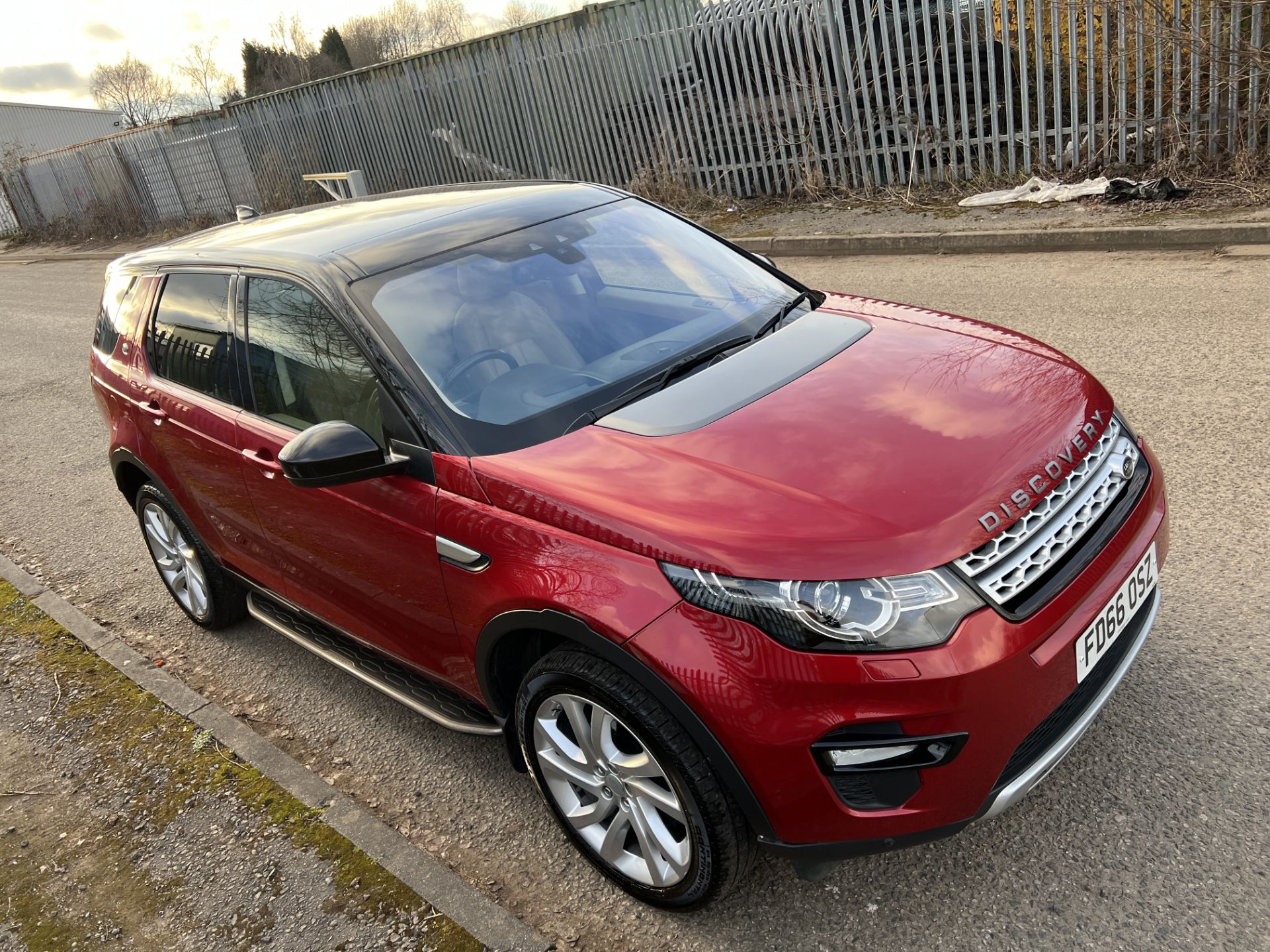 2016/66 LAND ROVER DISCOVERY SPORT HSE TD4 AUTO RED SUV ESTATE 7 SEATS *PLUS VAT* - Image 2 of 23