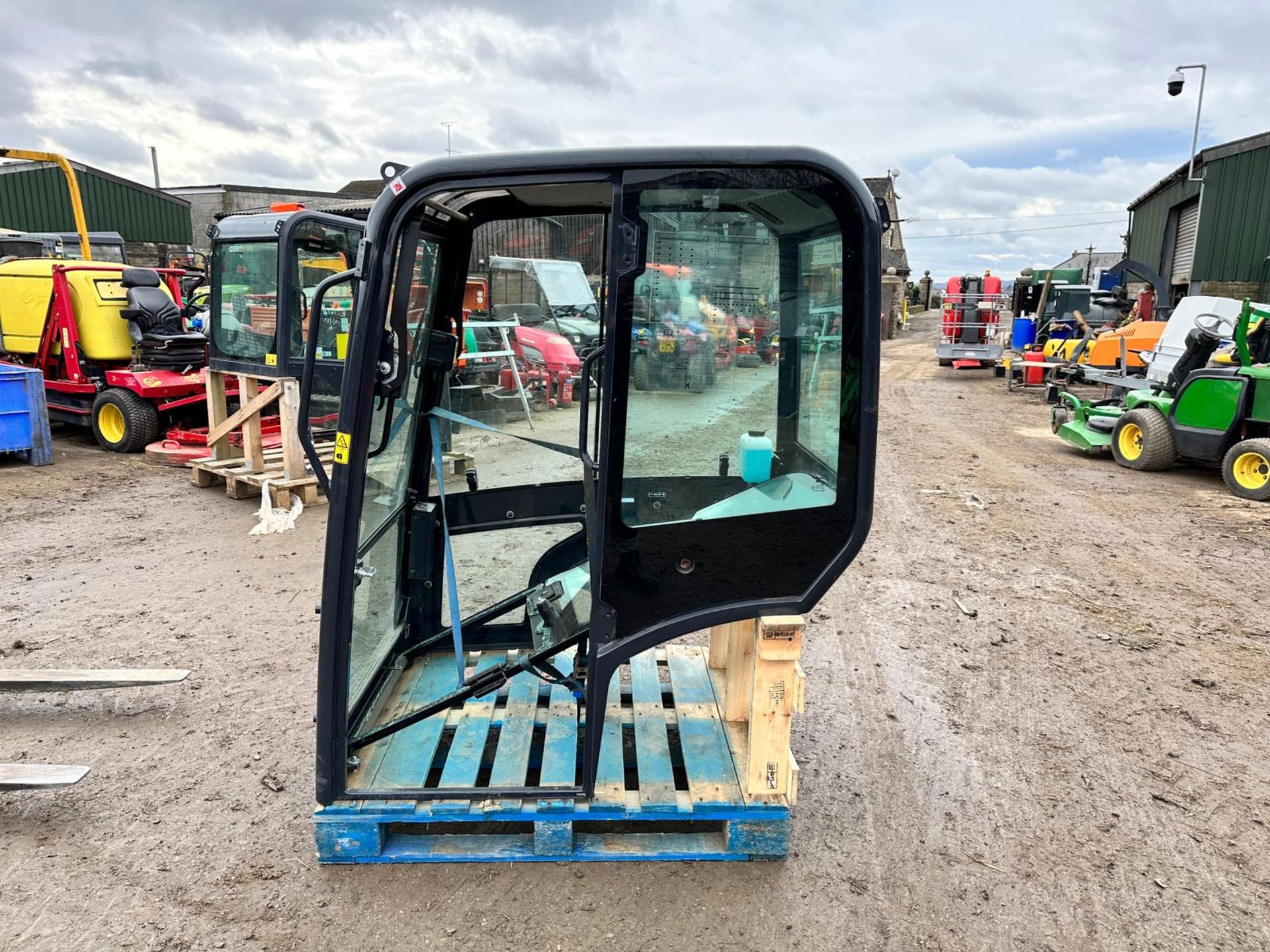 Unused Kubota Mini Digger Cab With Door *PLUS VAT* - Image 5 of 13