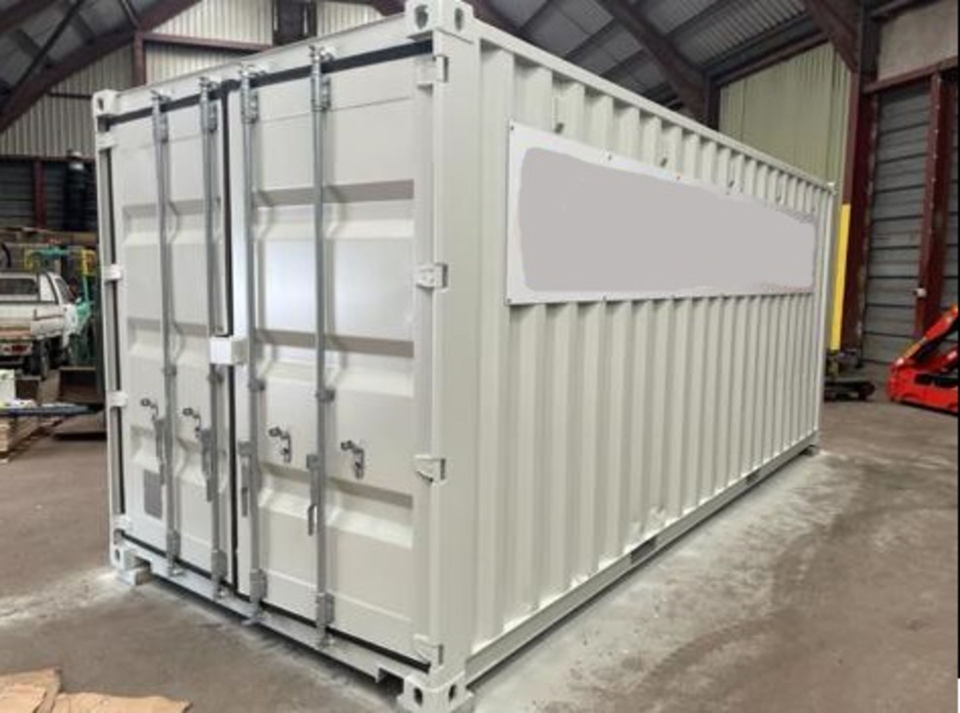 Solar 20ft shipping container stores, 100W solar with 130ah battery /20A controller *PLUS VAT* - Image 7 of 12