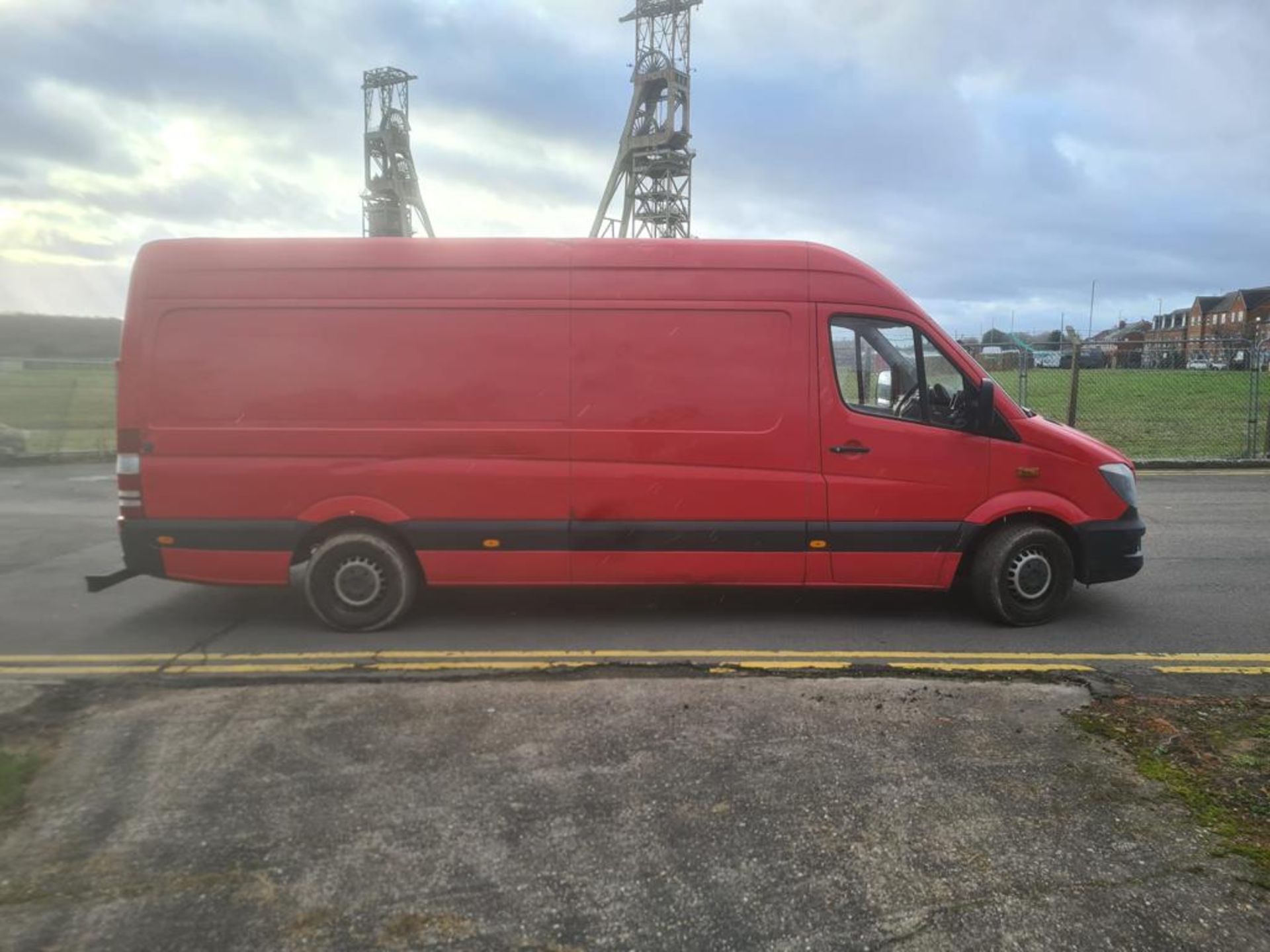 2013 MERCEDES-BENZ SPRINTER 310 CDI RED PANEL VAN *NO VAT* - Image 4 of 12