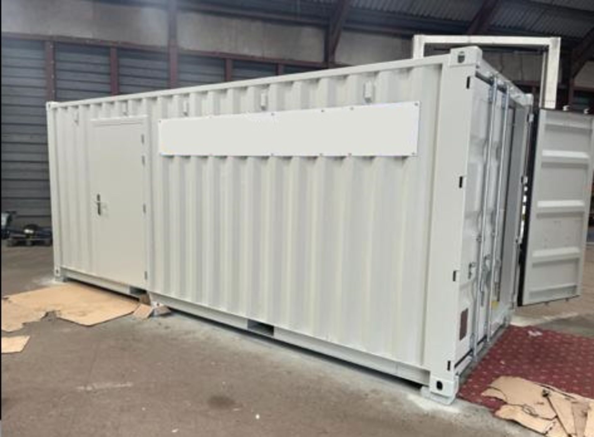 Solar 20ft shipping container stores, 100W solar with 130ah battery /20A controller *PLUS VAT* - Image 5 of 12