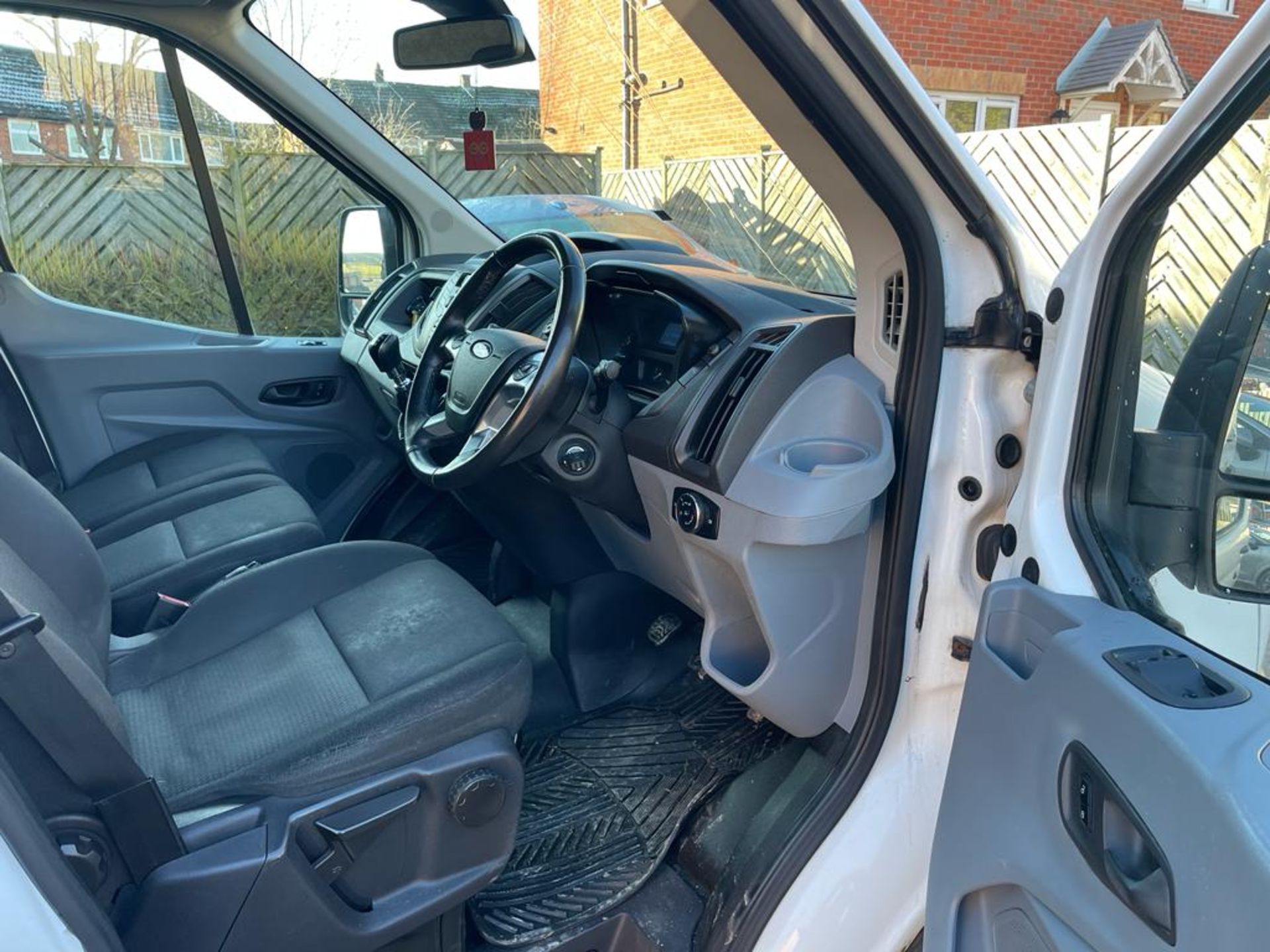 2016 FORD TRANSIT 310 WHITE PANEL VAN *NO VAT* - Image 9 of 16