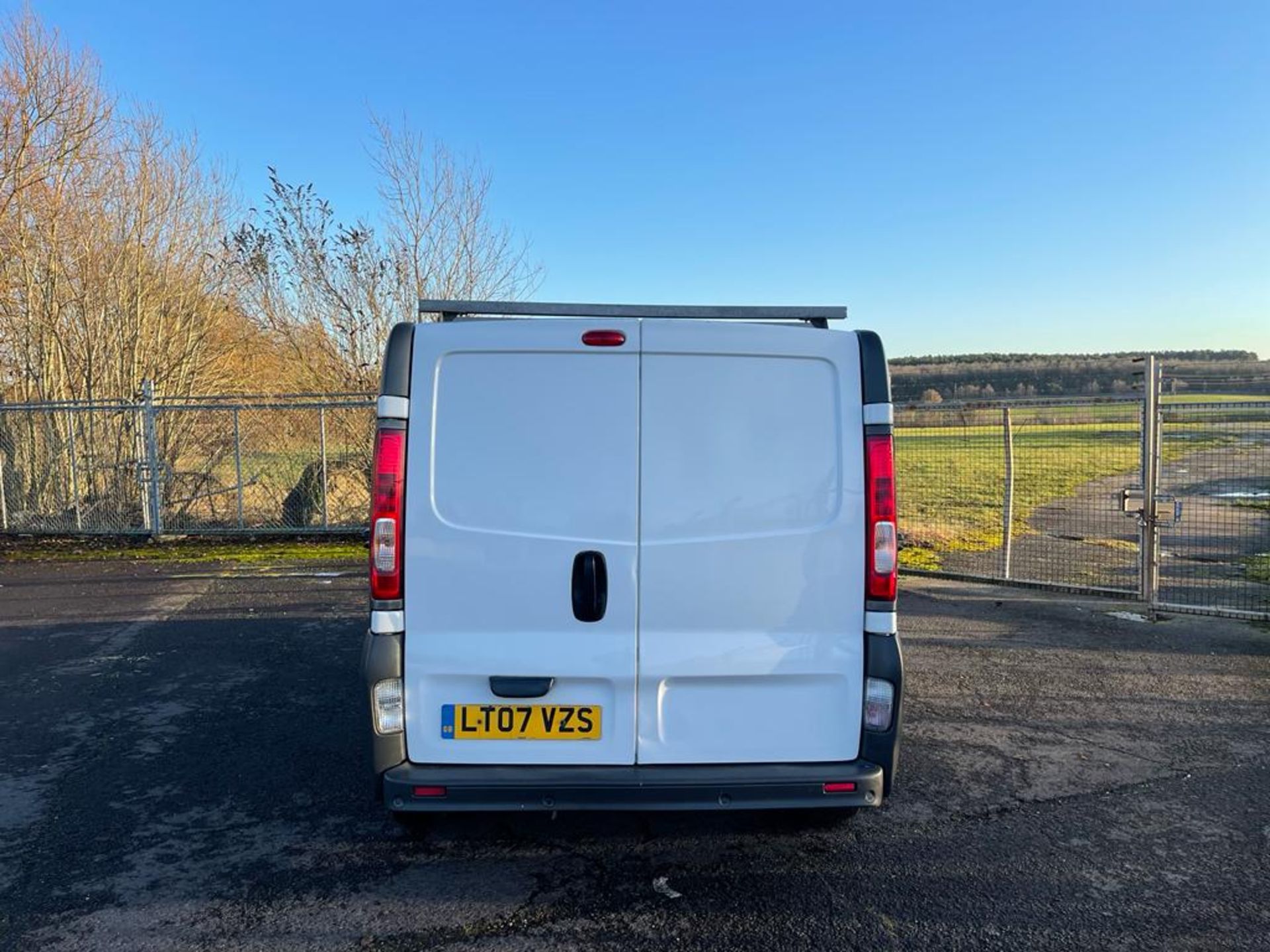 2007 VAUXHALL VIVARO 2700 CDTI SWB WHITE PANEL VAN *NO VAT* - Image 6 of 17