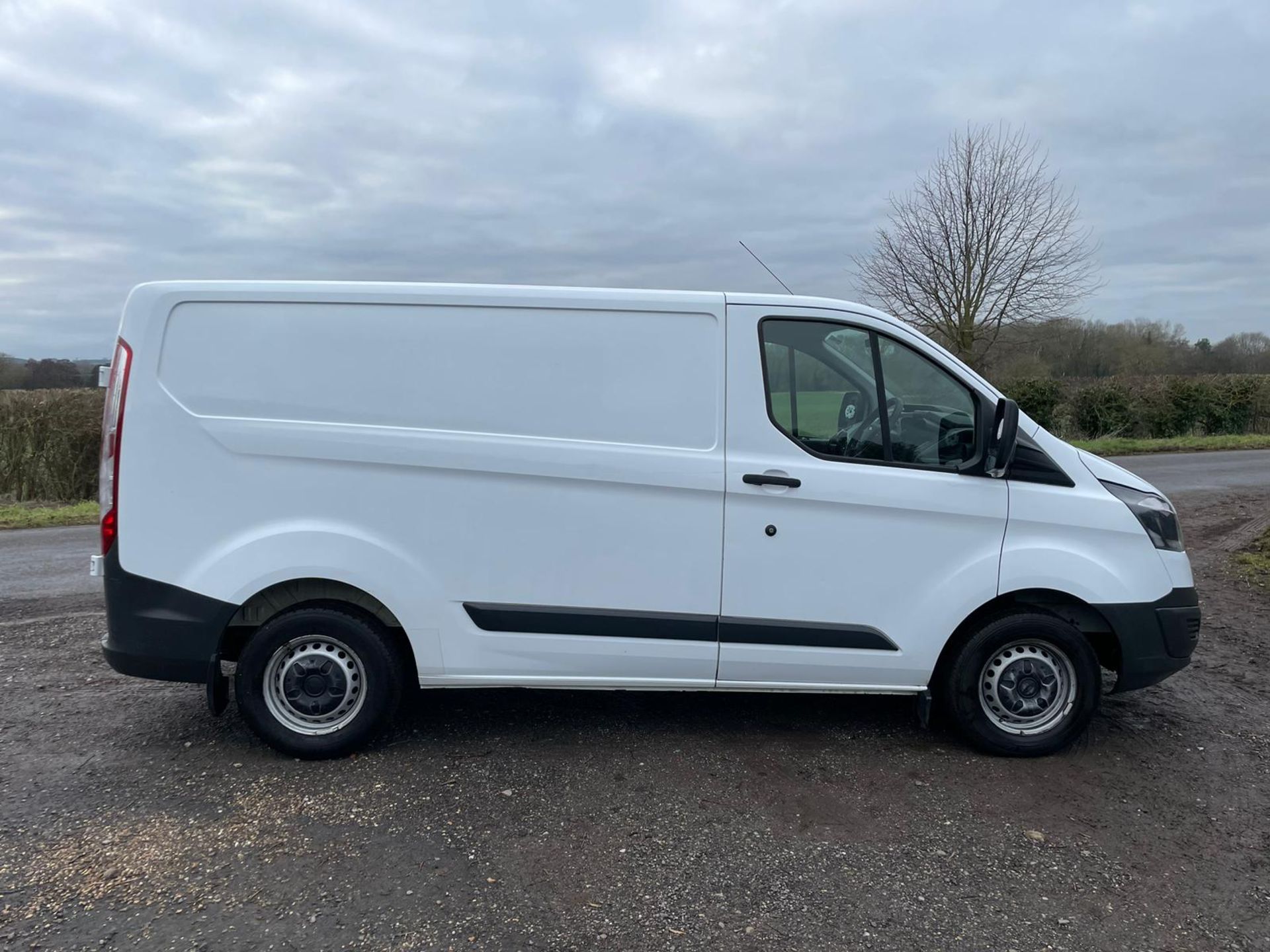 2015 FORD TRANSIT CUSTOM 270 ECO-TECH WHITE PANEL VAN *PLUS VAT* - Image 2 of 12