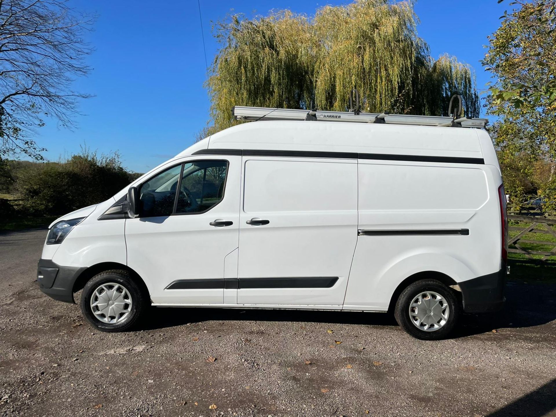 2016/16 REG FORD TRANSIT CUSTOM 290 ECO-TECH 2.2 DIESEL WHITE PANEL VAN, SHOWING 1 FORMER KEEPER - Image 4 of 13